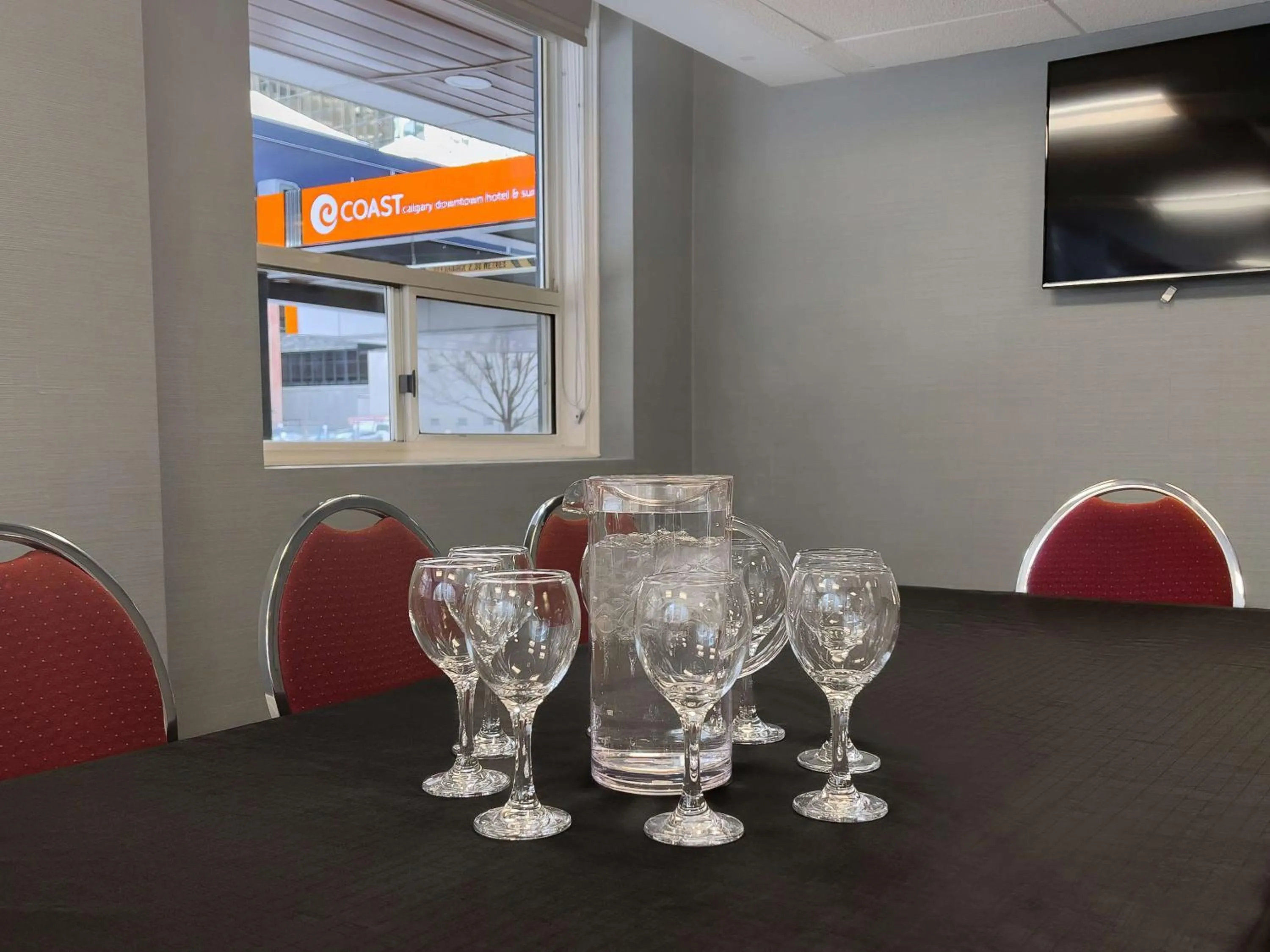 Meeting/conference room in Coast Calgary Downtown Hotel & Suites by APA