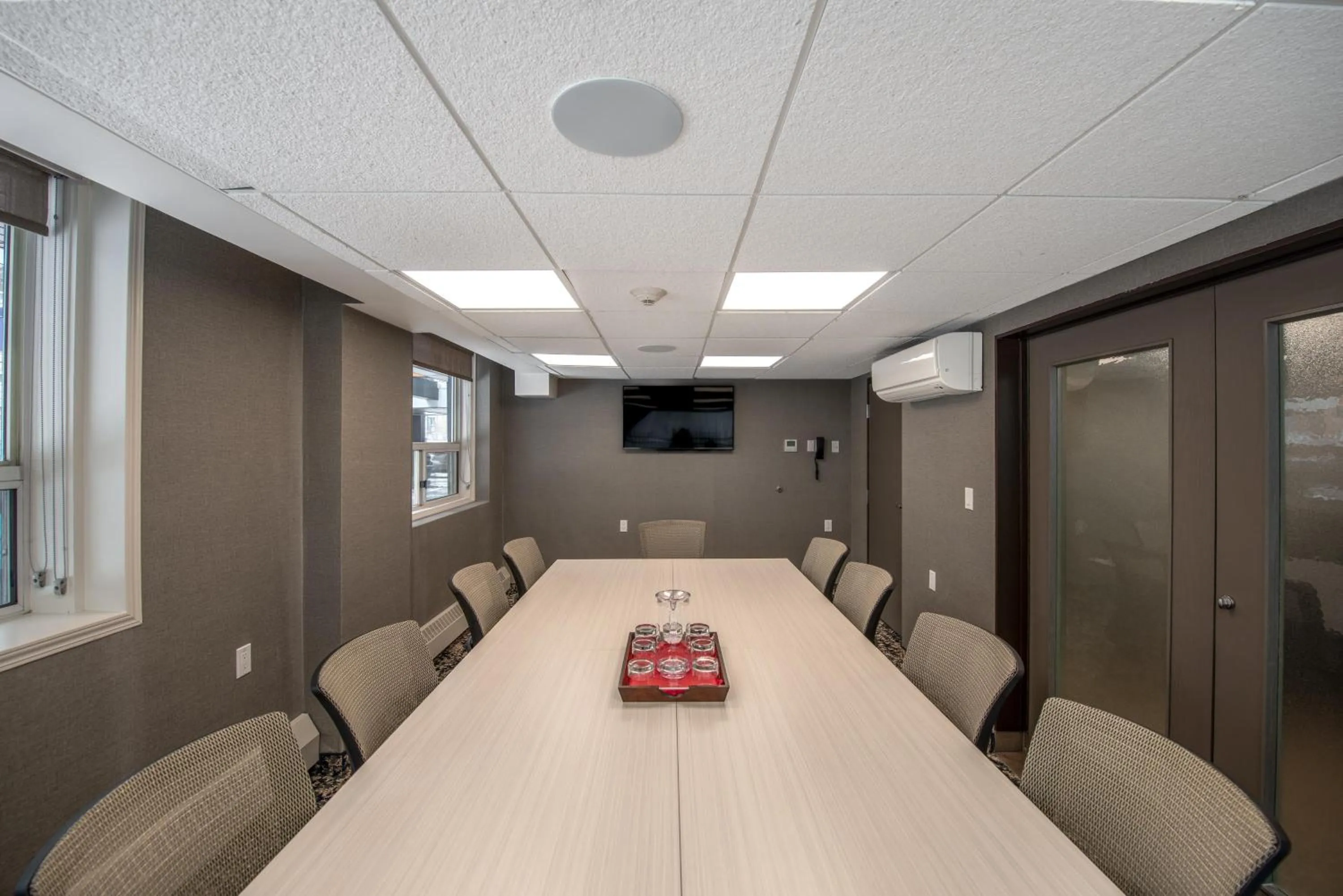 Meeting/conference room in Coast Calgary Downtown Hotel & Suites by APA