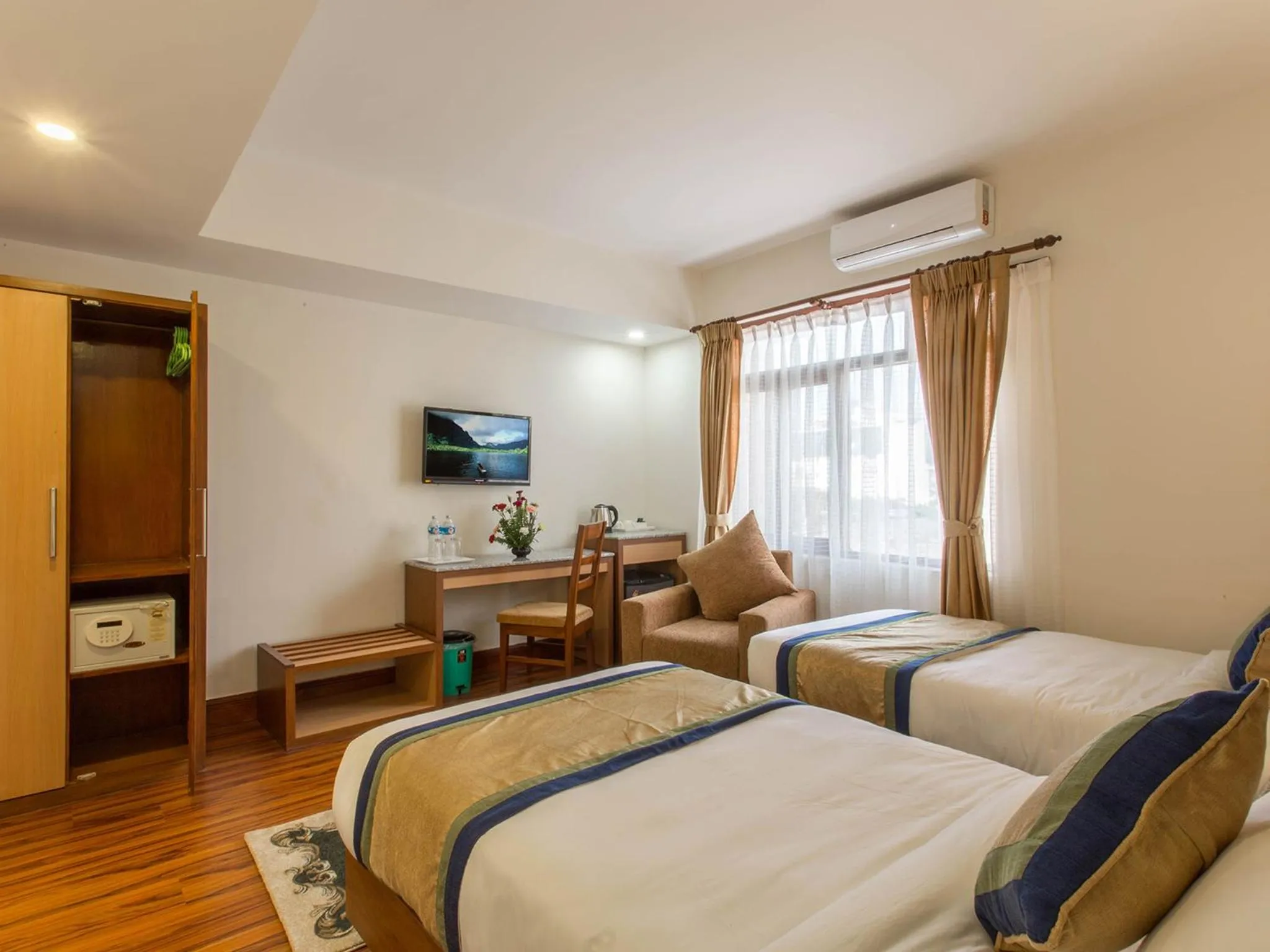 Bedroom, Bed in Oasis Kathmandu Hotel