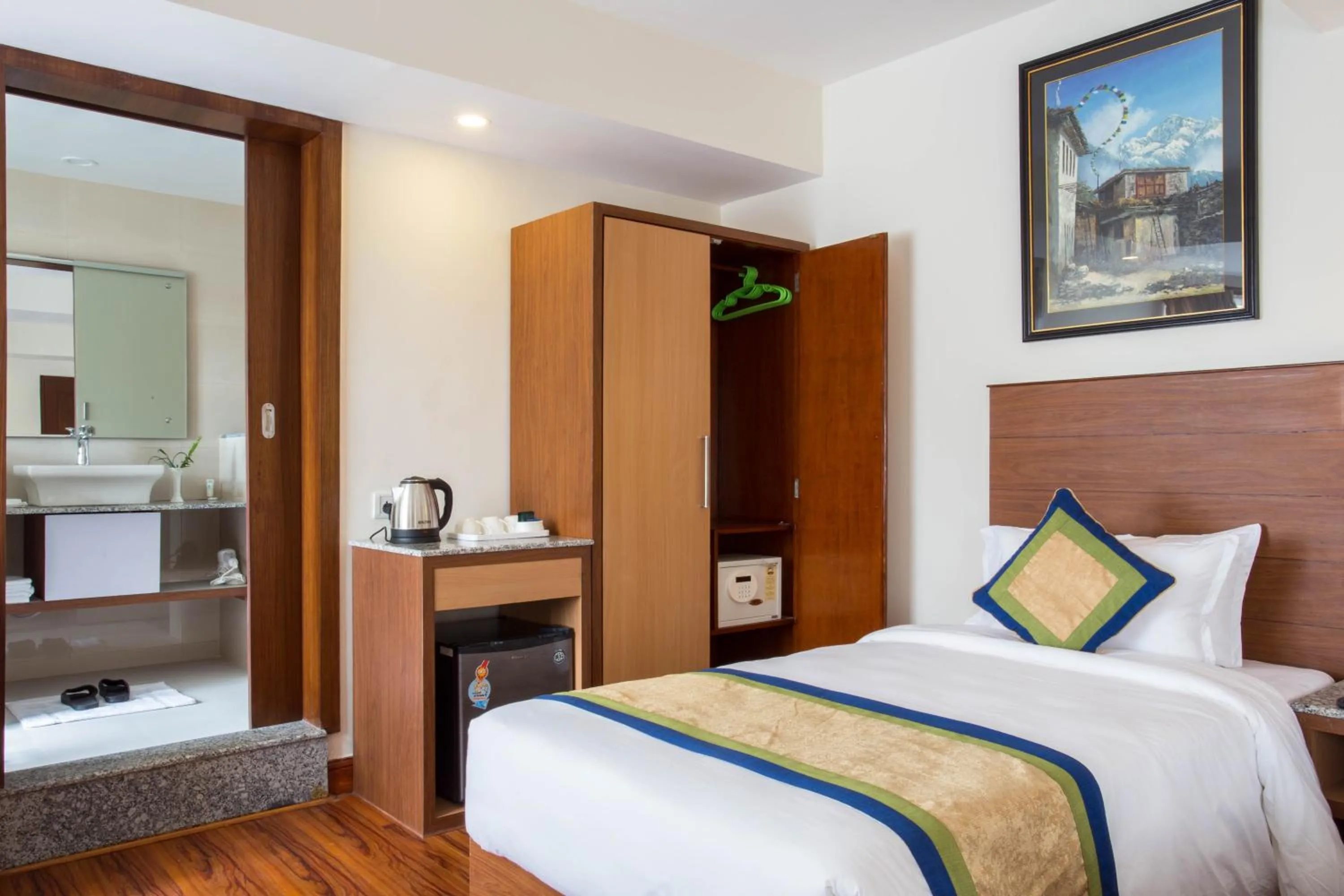 Shower, Bed in Oasis Kathmandu Hotel