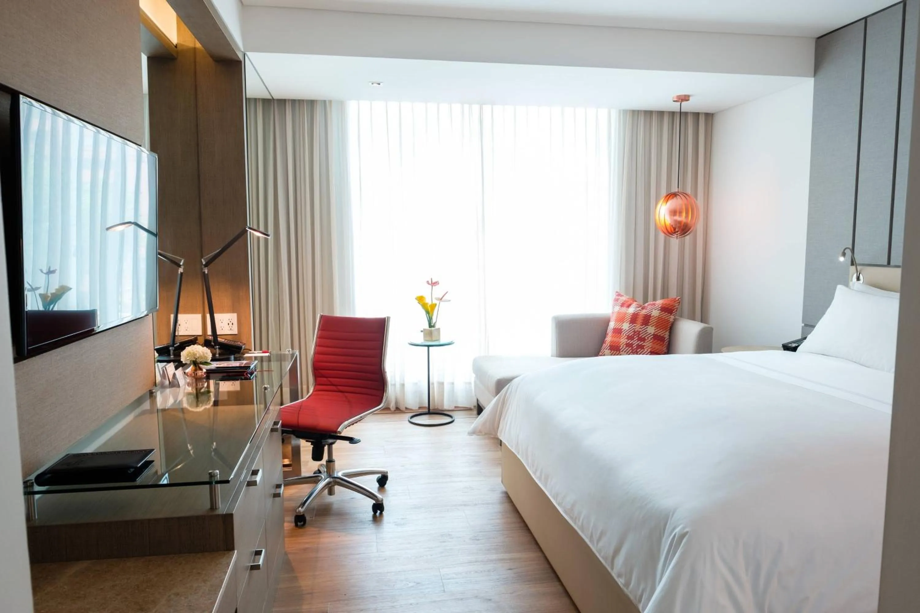 Photo of the whole room, Bed in Medellin Marriott Hotel