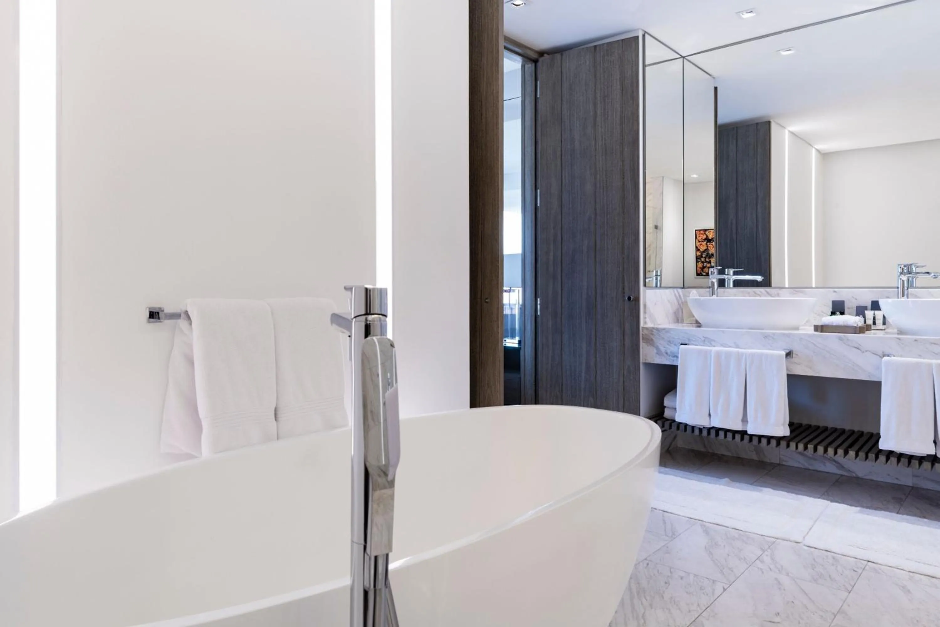 Bathroom, Bed in Medellin Marriott Hotel