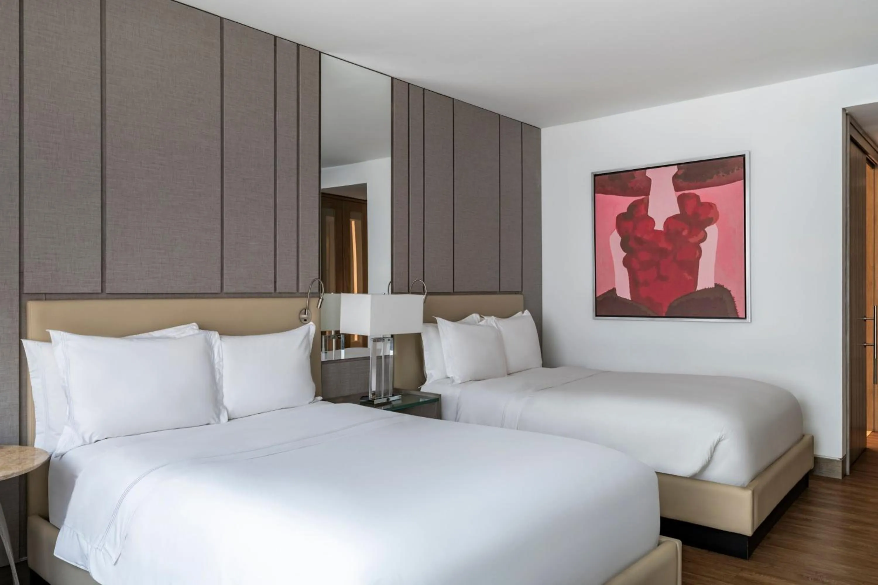 Photo of the whole room, Bed in Medellin Marriott Hotel