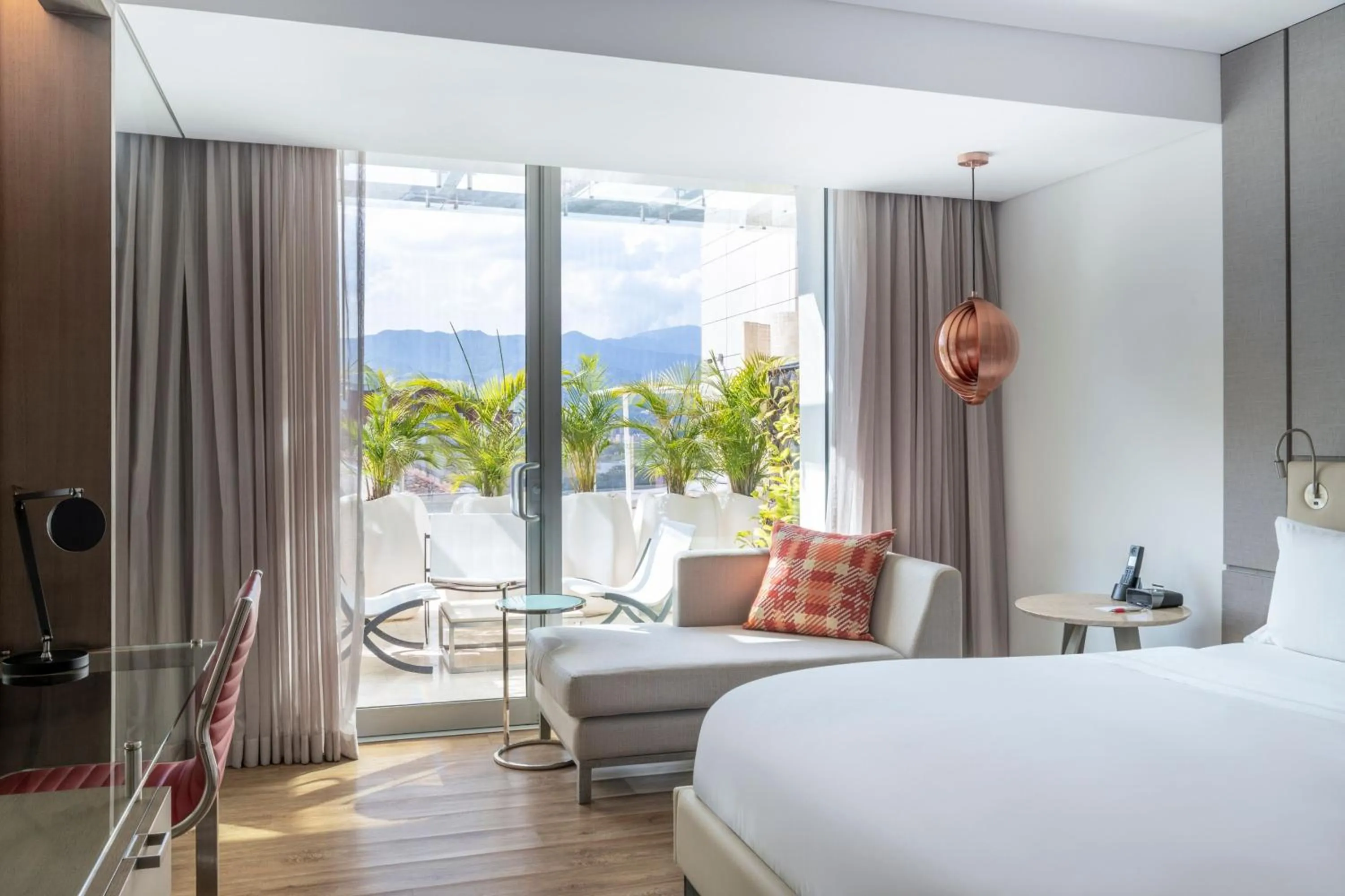 Photo of the whole room, Bed in Medellin Marriott Hotel