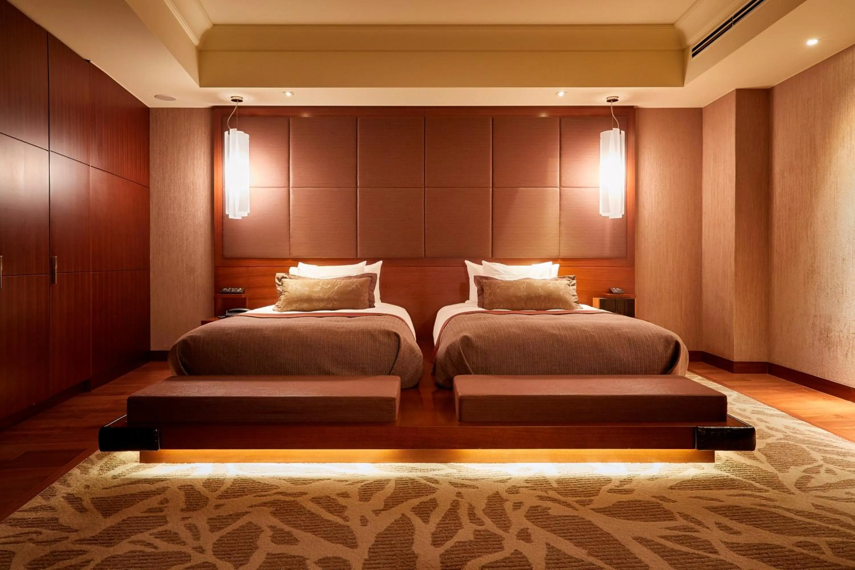 Photo of the whole room, Bed in Shima Kanko Hotel The Bay Suites