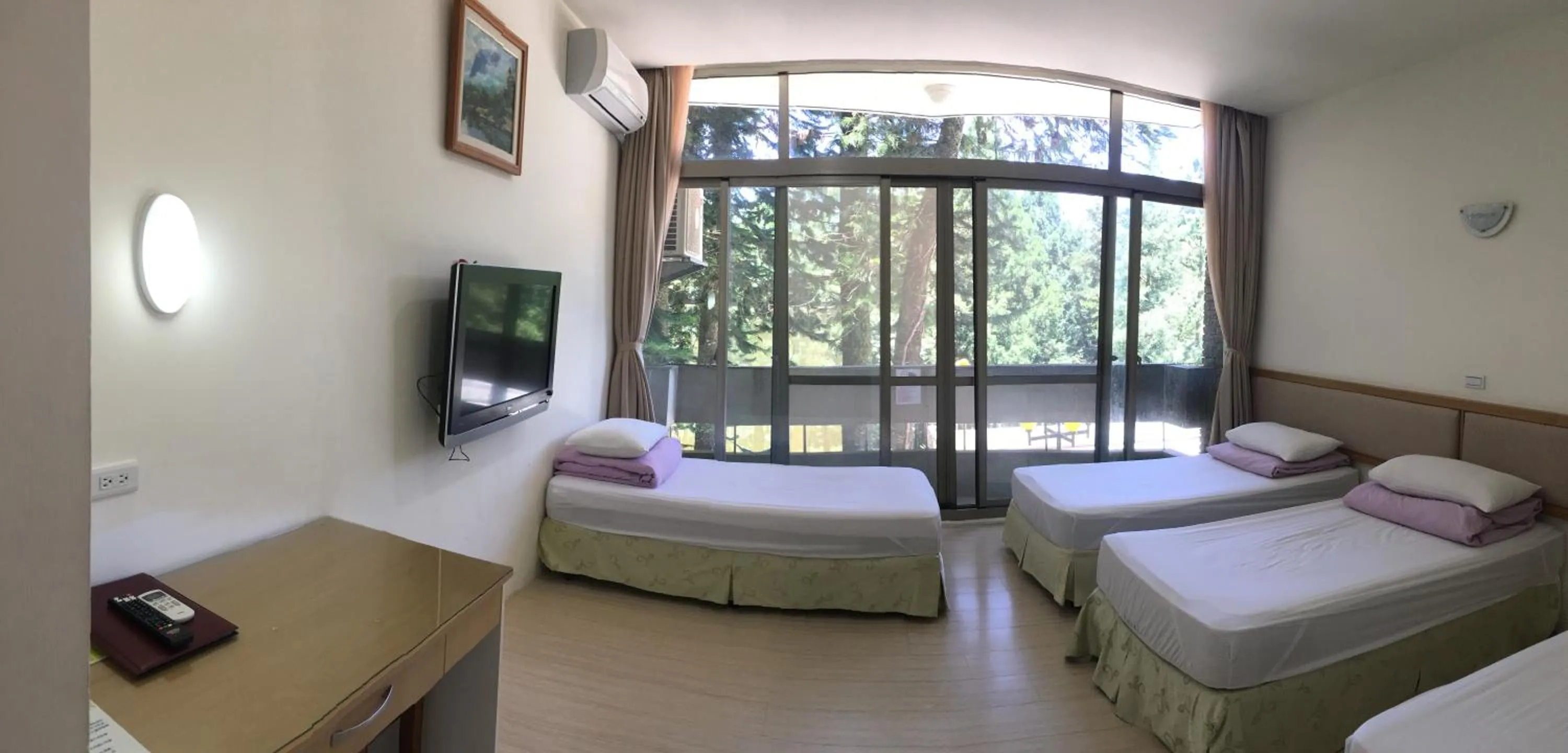 bunk bed, Bed in Sun Moon Lake Youth Hostel