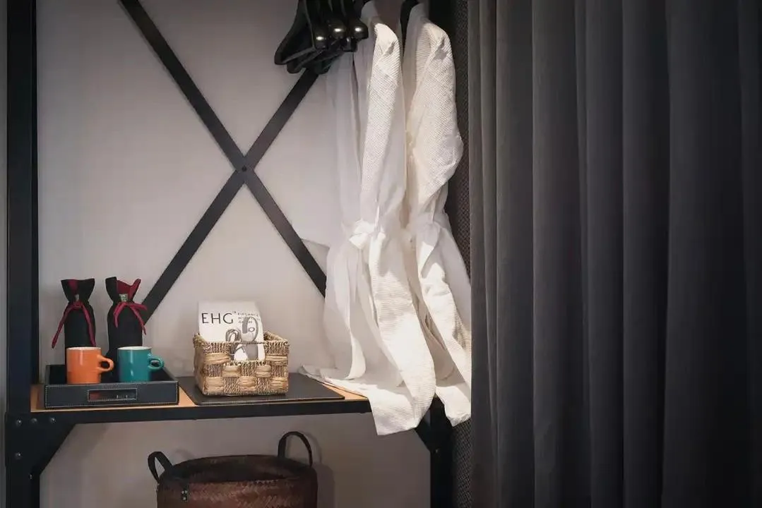 C Central Hotel- Đề Thám Bùi Viện Walking Street