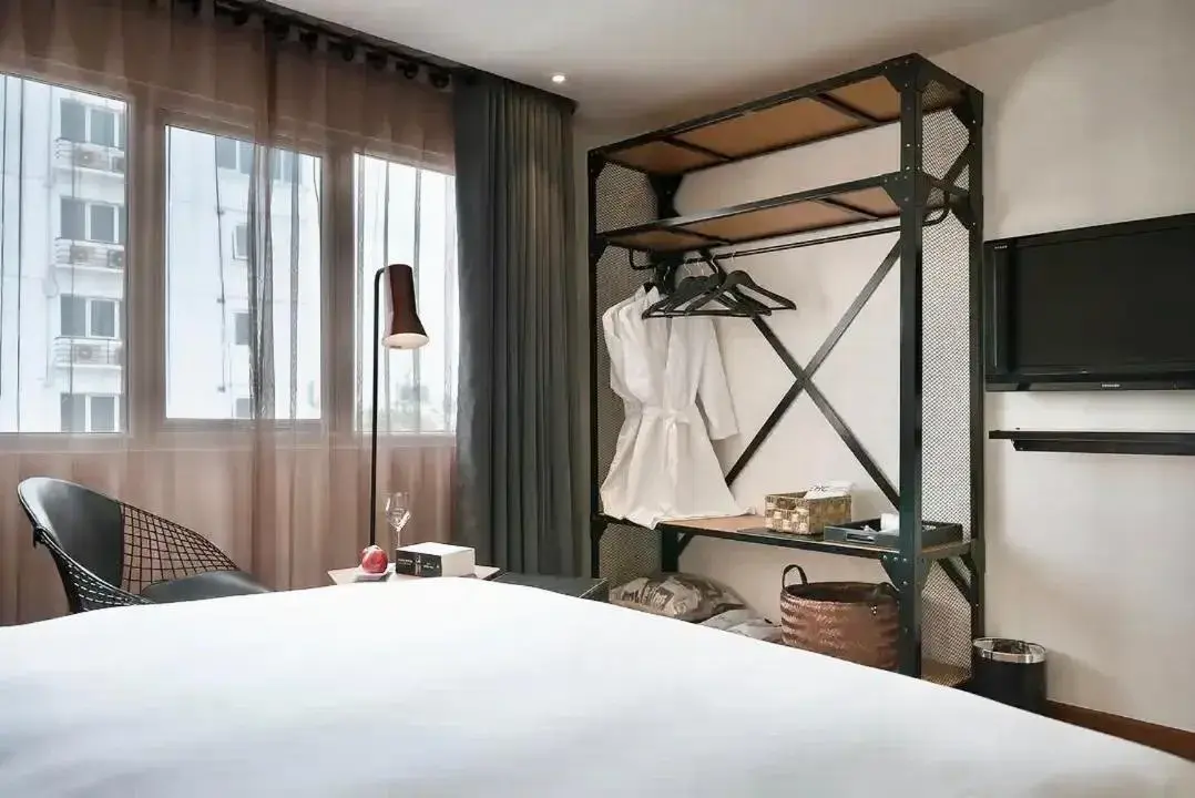 Deluxe Double or Twin Room in C Central Hotel- Đề Thám Bùi Viện Walking Street Deluxe Double or Twin Room in C Central Hotel- Đề Thám Bùi Viện Walking Street