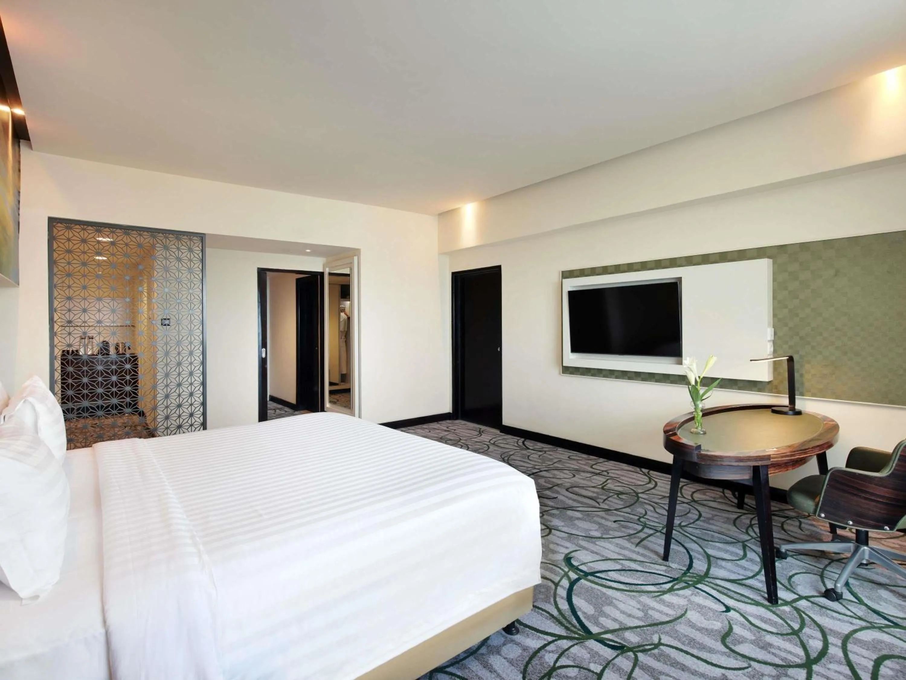 Bedroom, Bed in Grand Mercure Medan Angkasa