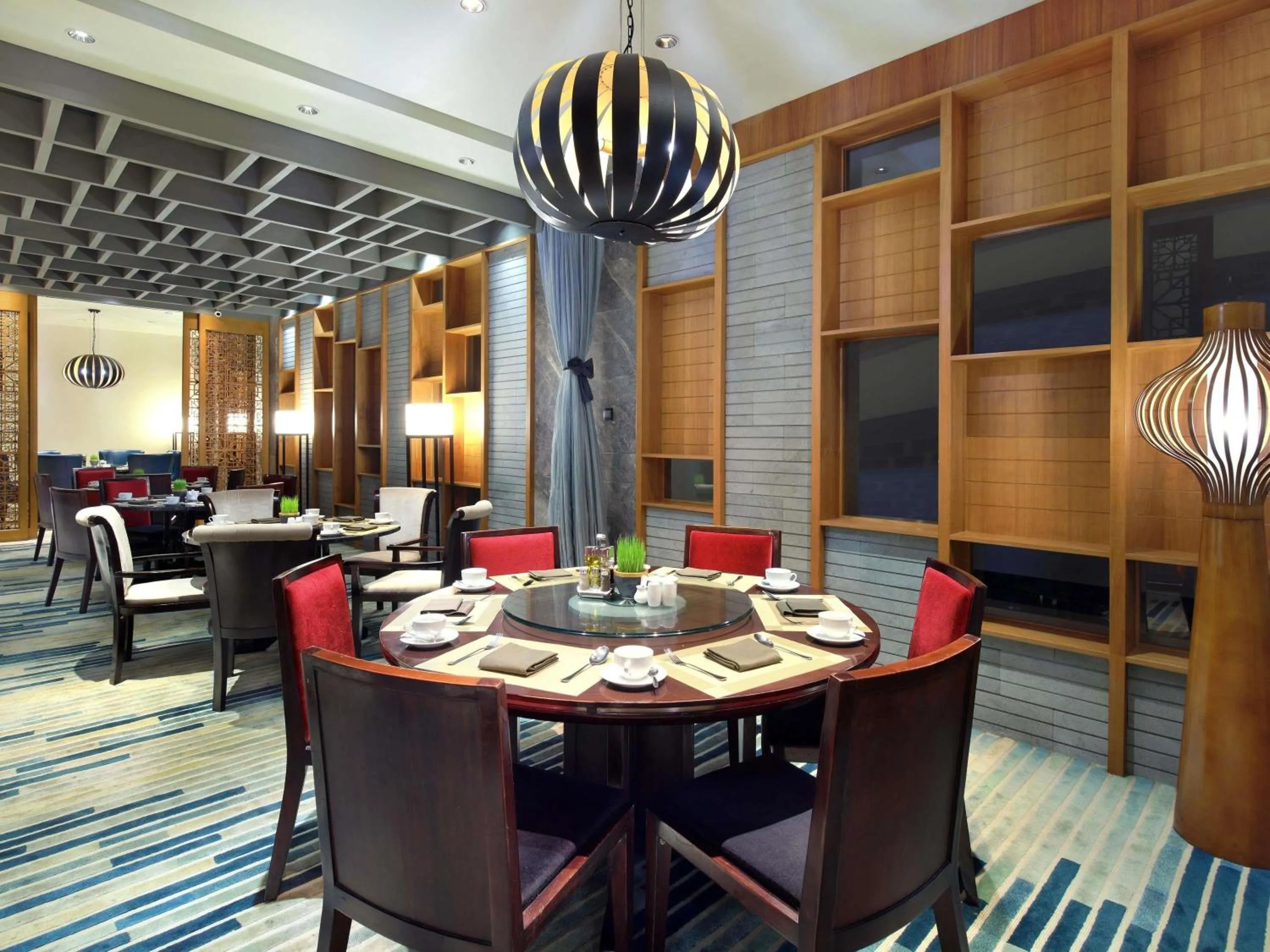 Restaurant/places to eat in Grand Mercure Medan Angkasa