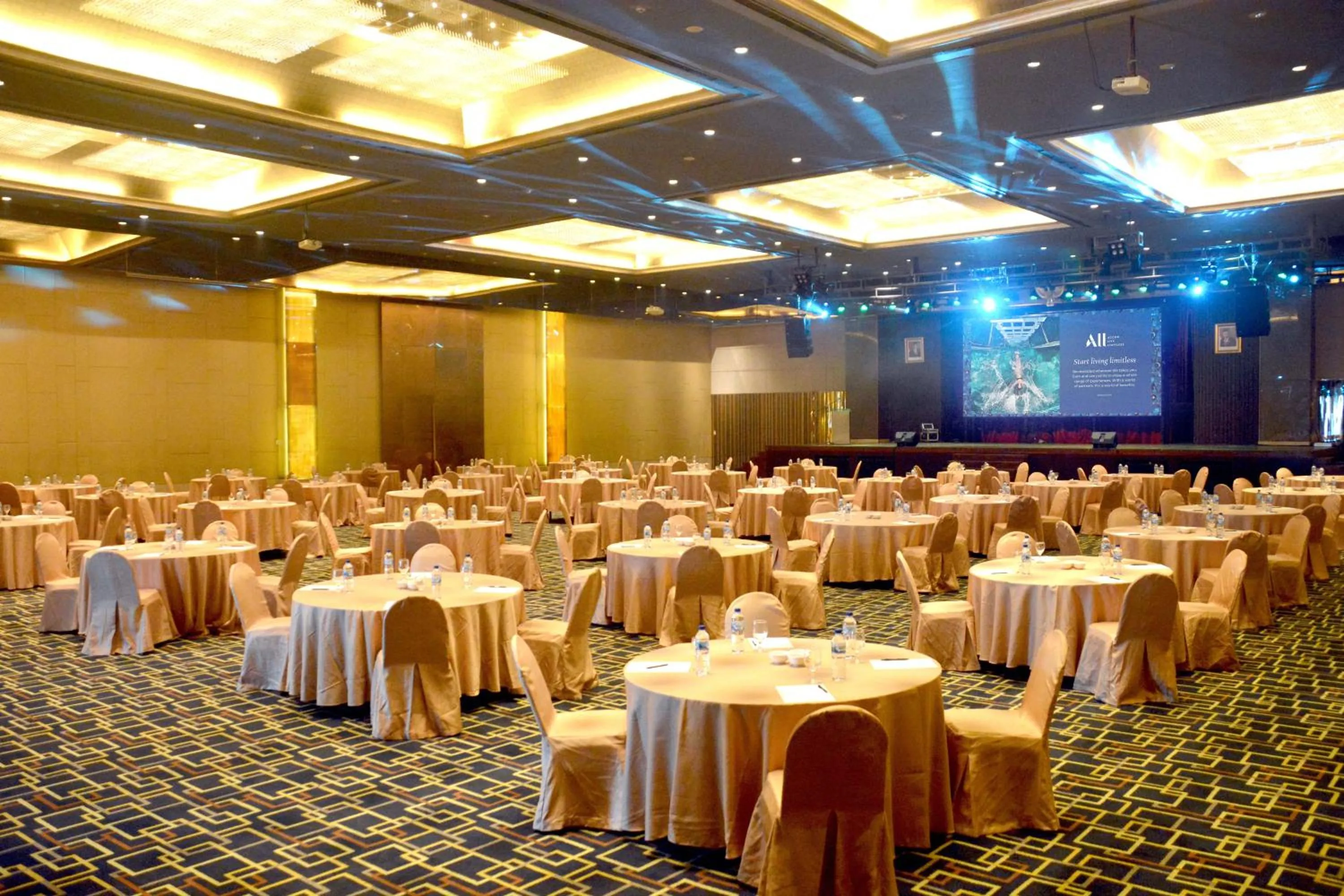 Banquet/Function facilities in Grand Mercure Medan Angkasa