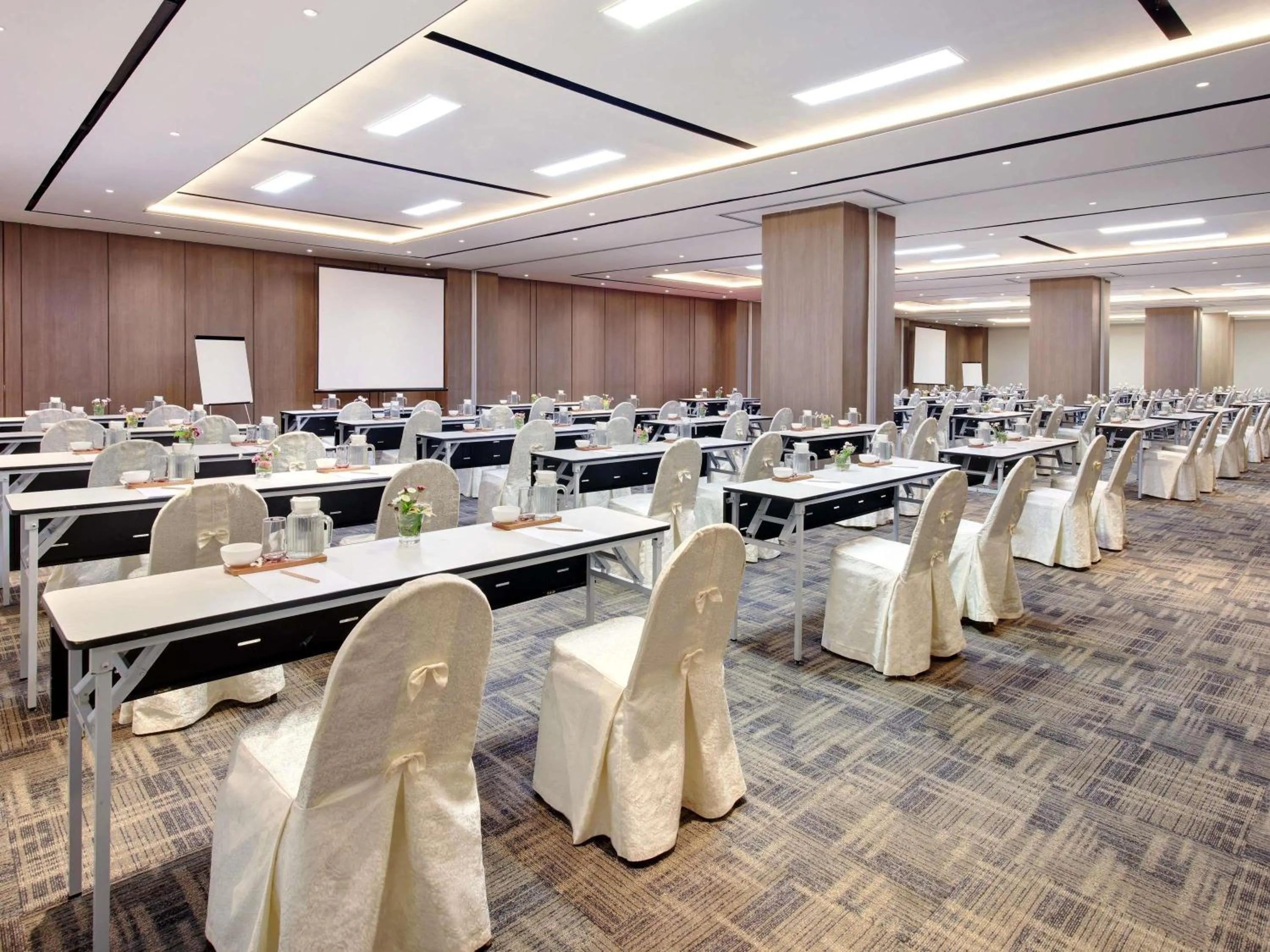 Meeting/conference room in Grand Mercure Medan Angkasa