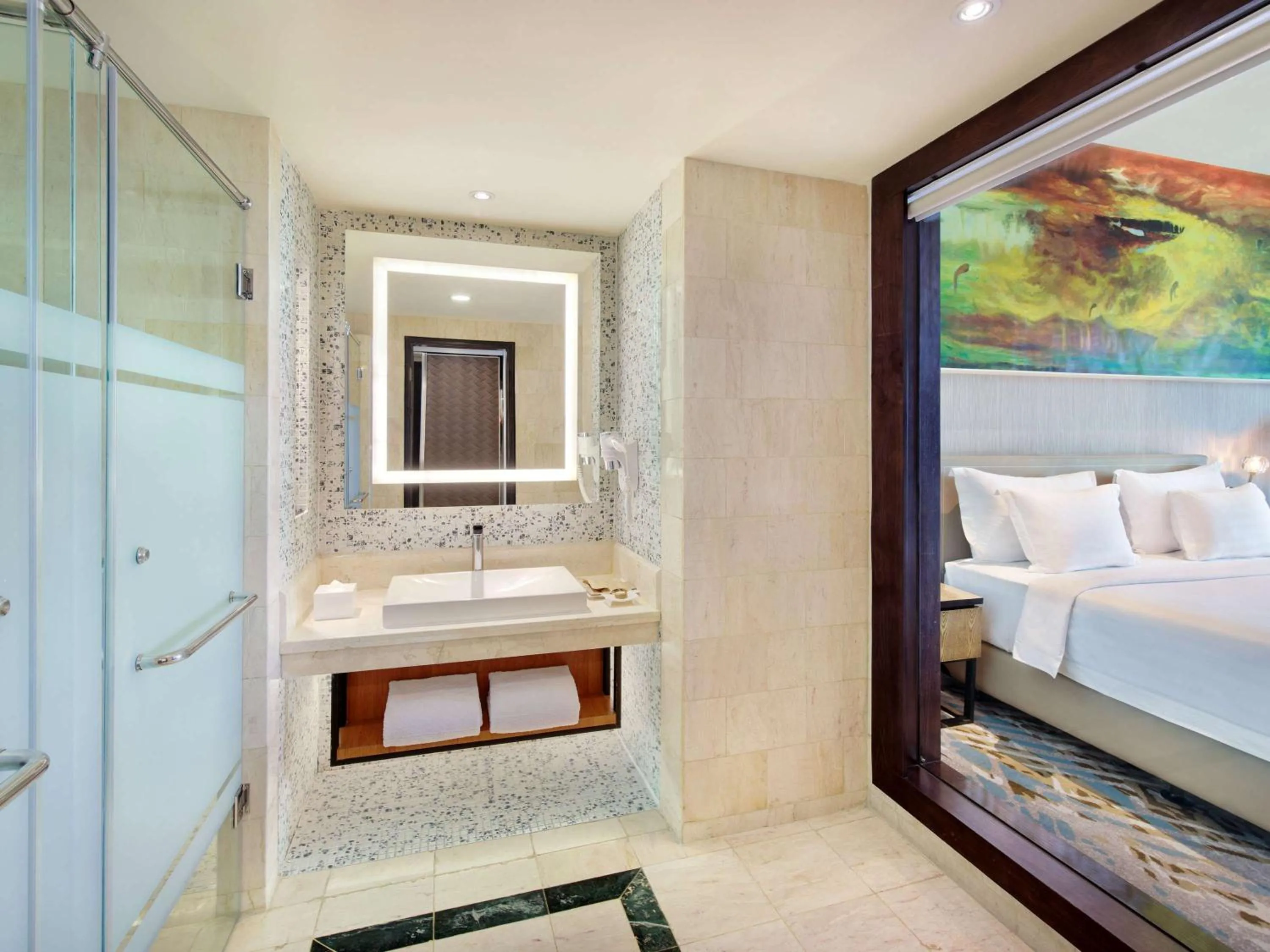 Bedroom, Bed in Grand Mercure Medan Angkasa