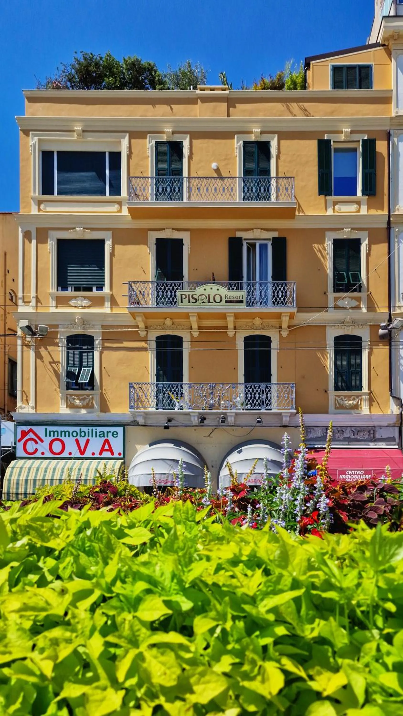 Property building in Pisolo Resort