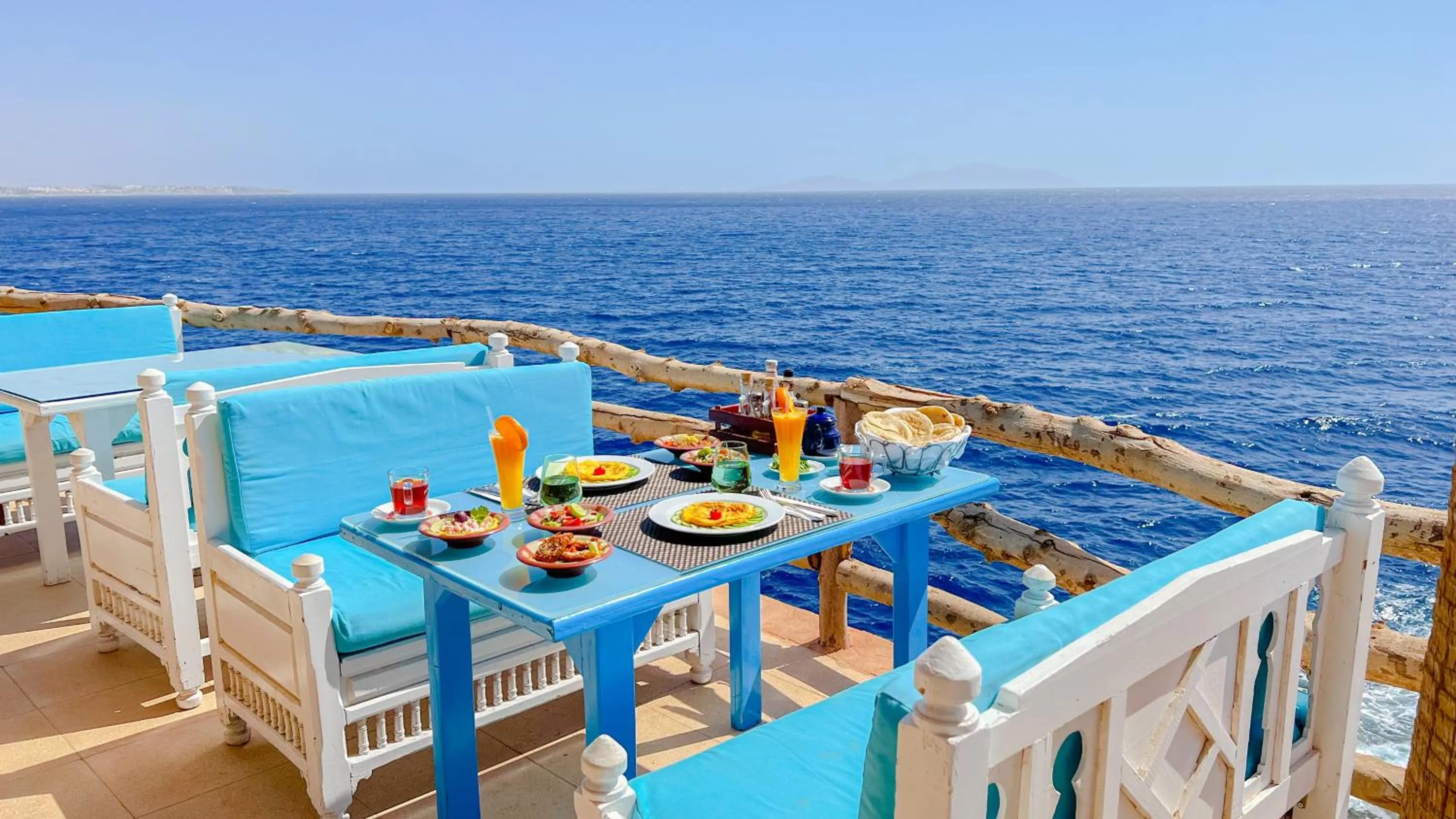 Restaurant/places to eat in Sharm Reef Hotel