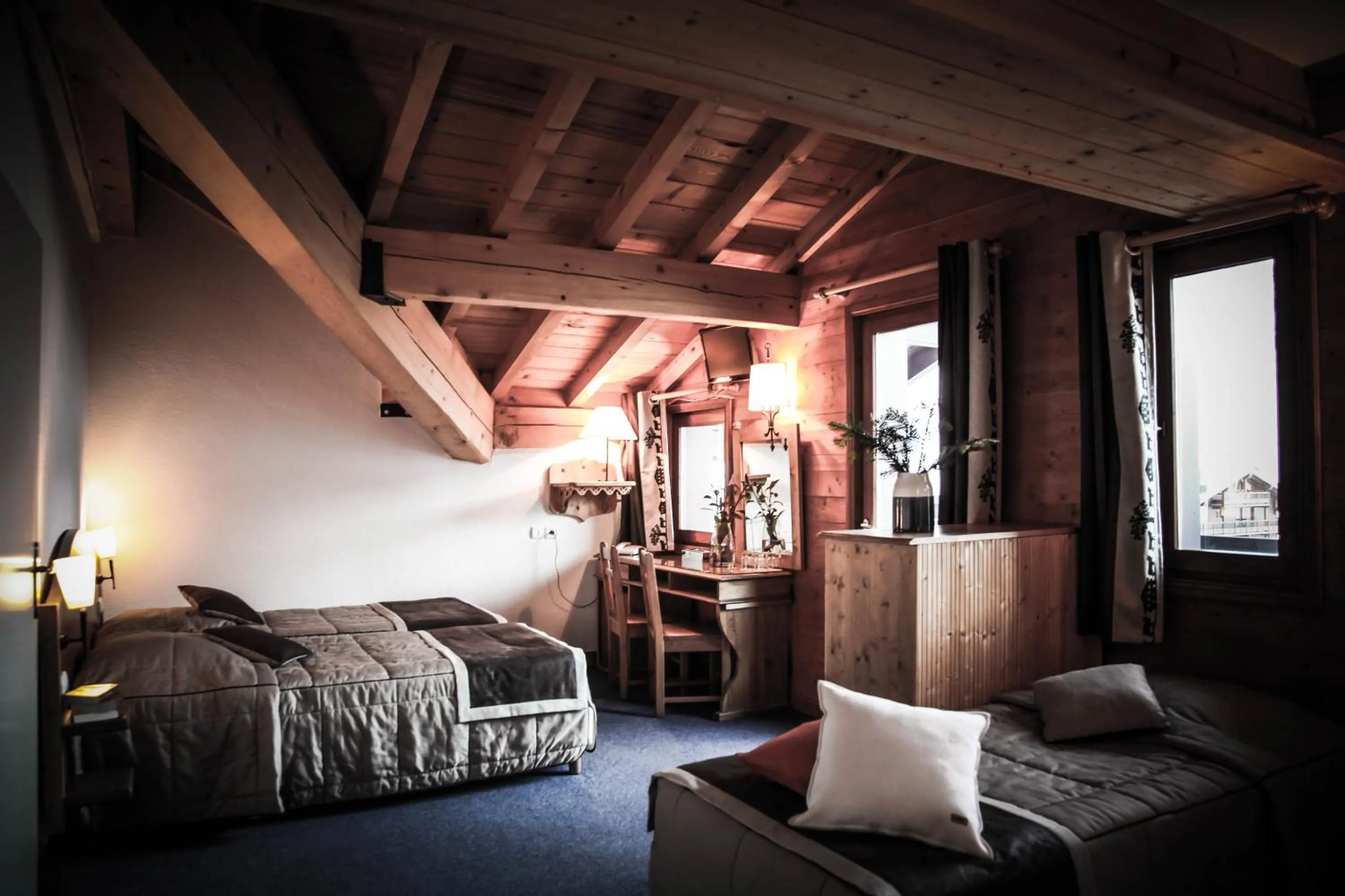 Winter, Bed in Hôtel Le Refuge