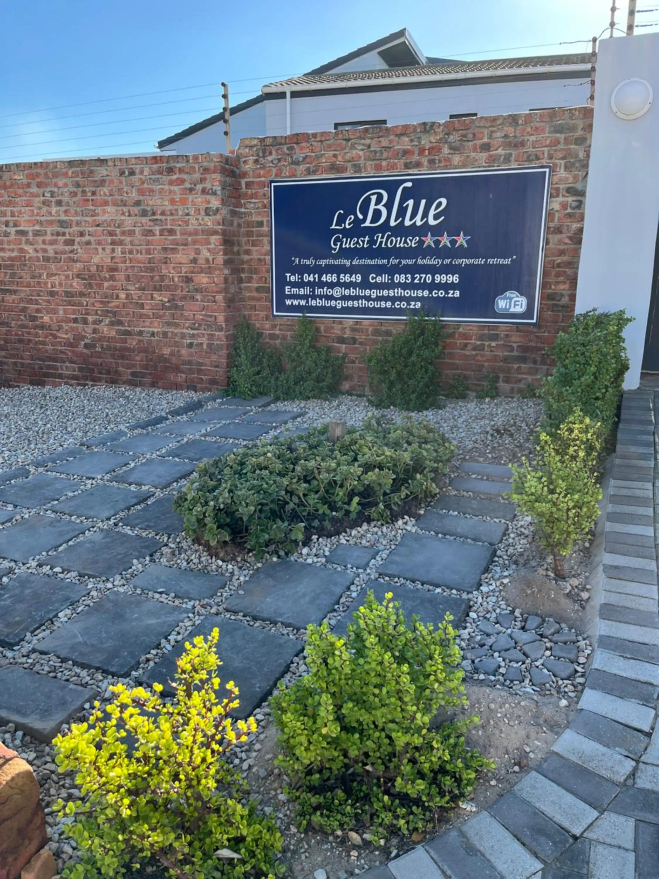 Facade/entrance in Le Blue Guesthouse