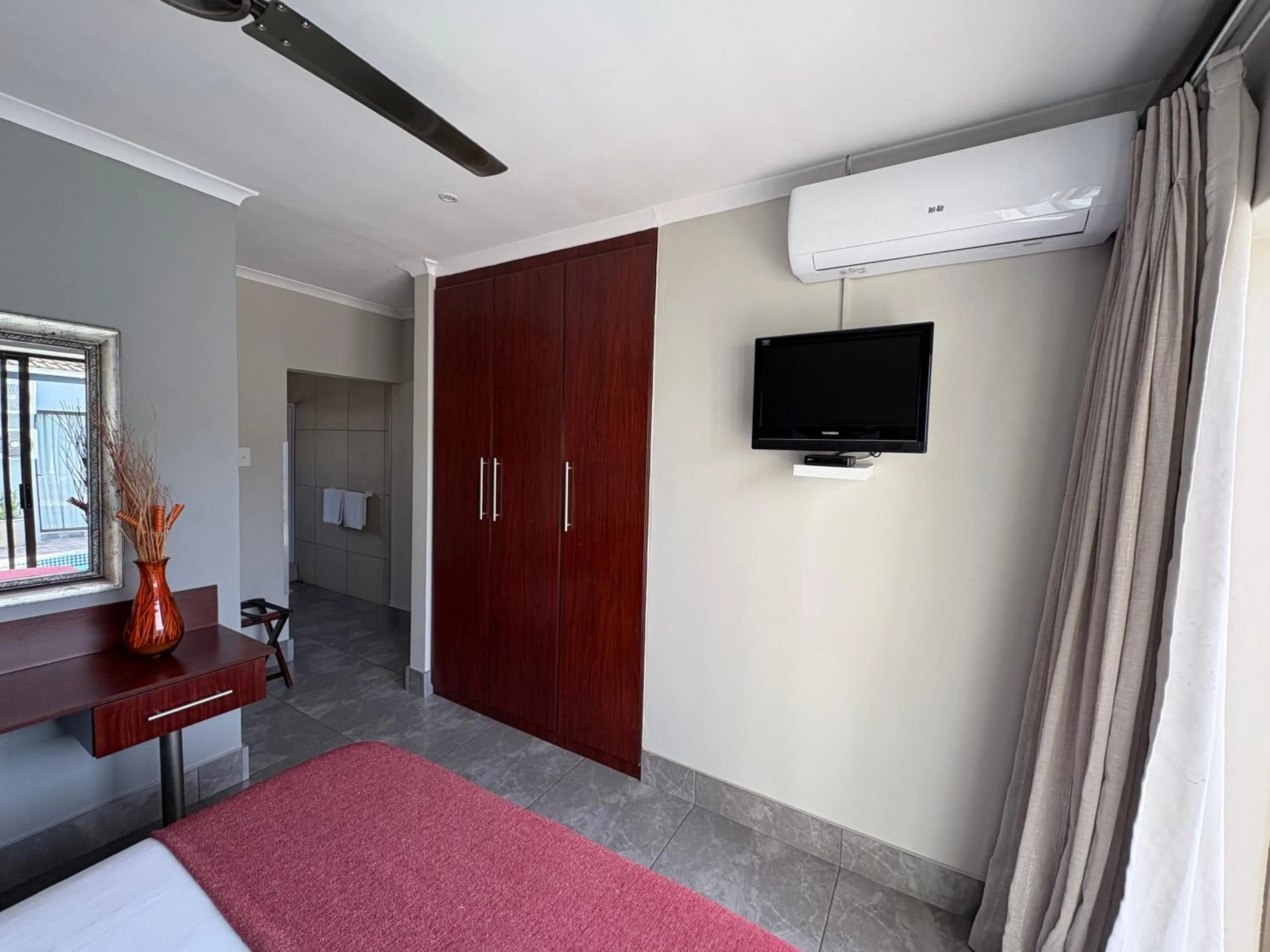 Bedroom, Bed in Le Blue Guesthouse