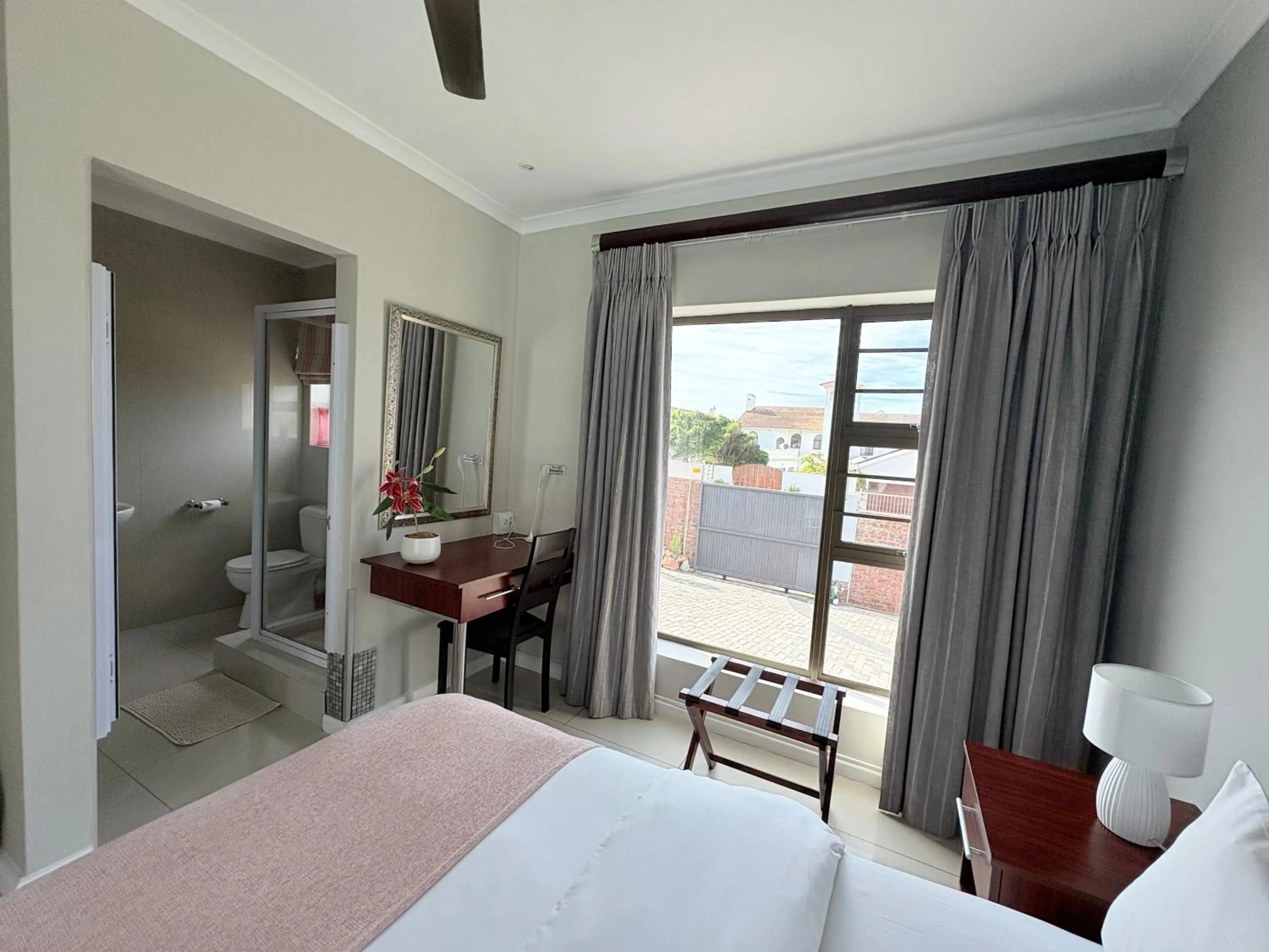 Bedroom, Bed in Le Blue Guesthouse