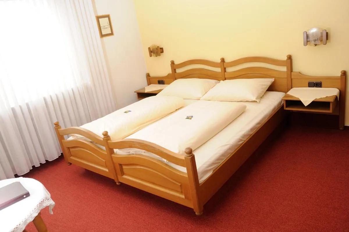 Photo of the whole room, Bed in Hotel Schwarzes Ross