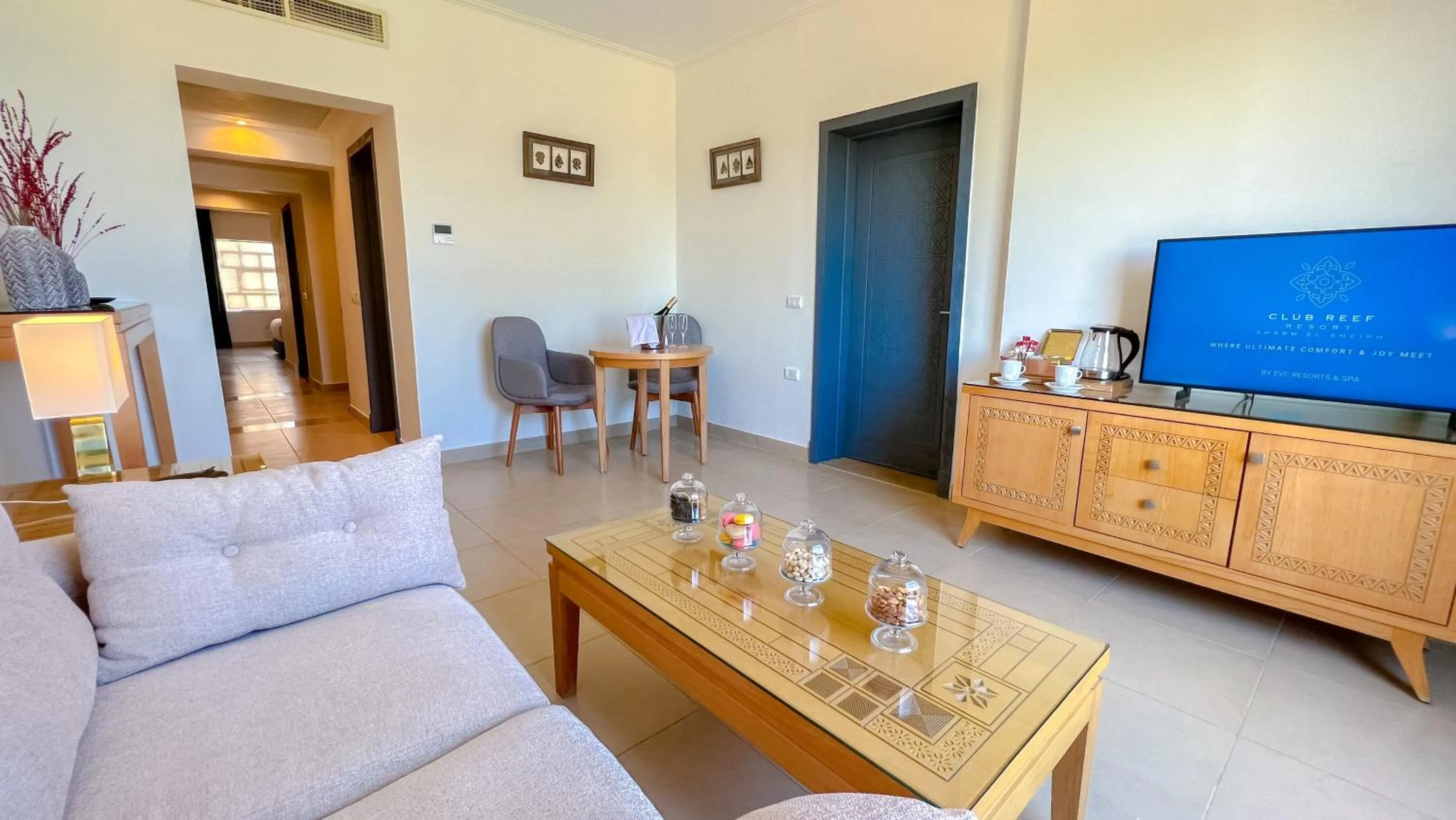 Photo of the whole room in Club Reef Resort & Spa