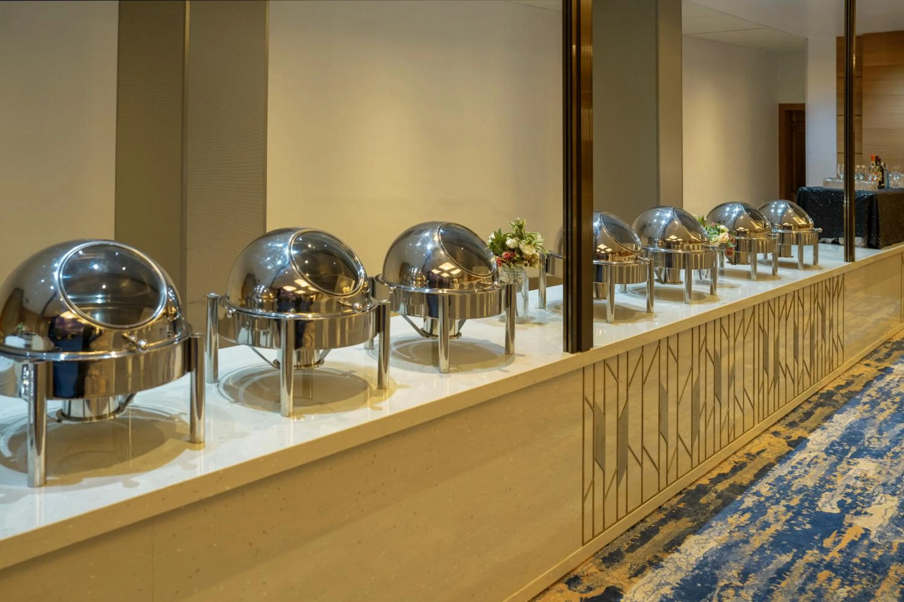 Hotel Kohinoor Continental, Airport - Newly Renovated