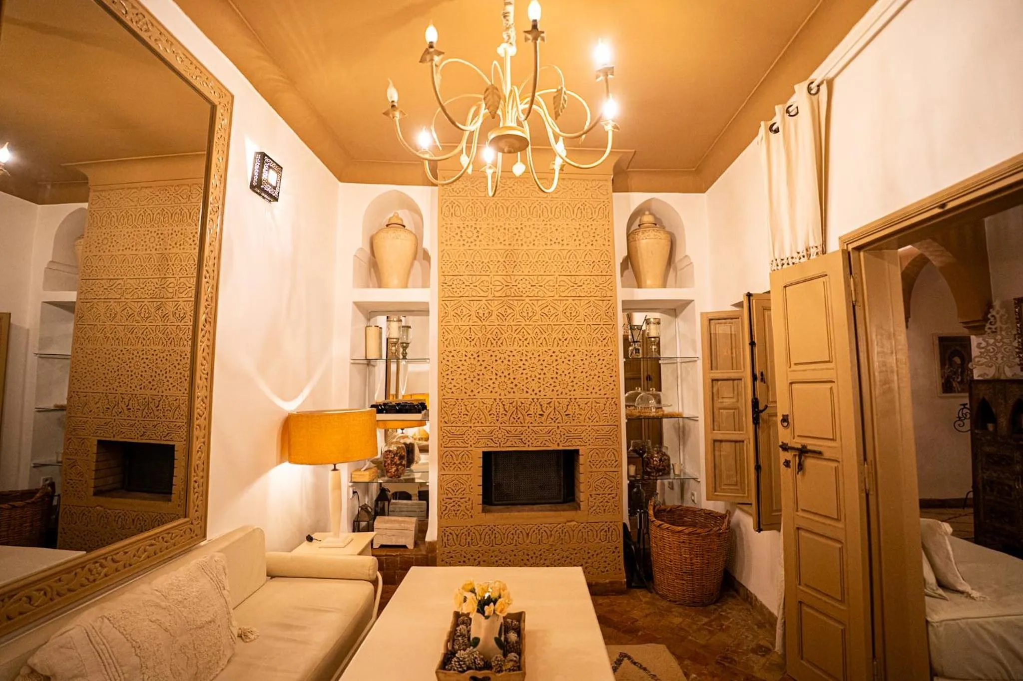 Living room, Bed in Riad Les Orangers D'alilia