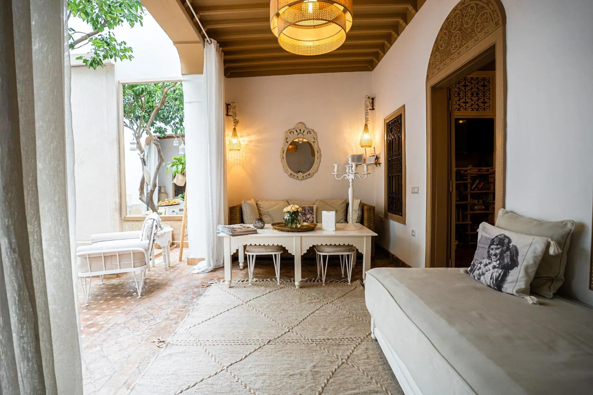 Living room, Bed in Riad Les Orangers D'alilia