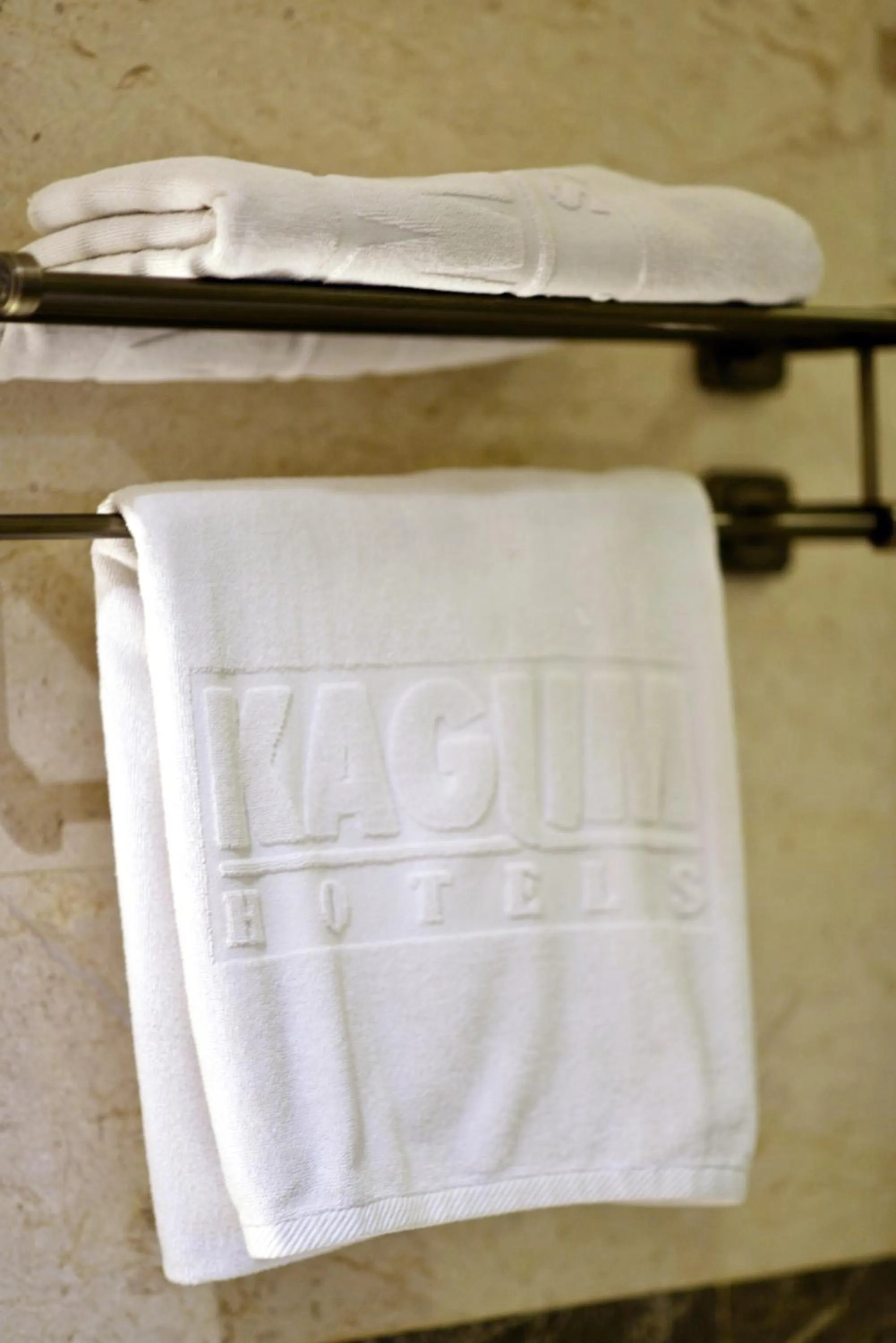 Area and facilities in Gino Feruci Kebon Jati by KAGUM Hotels