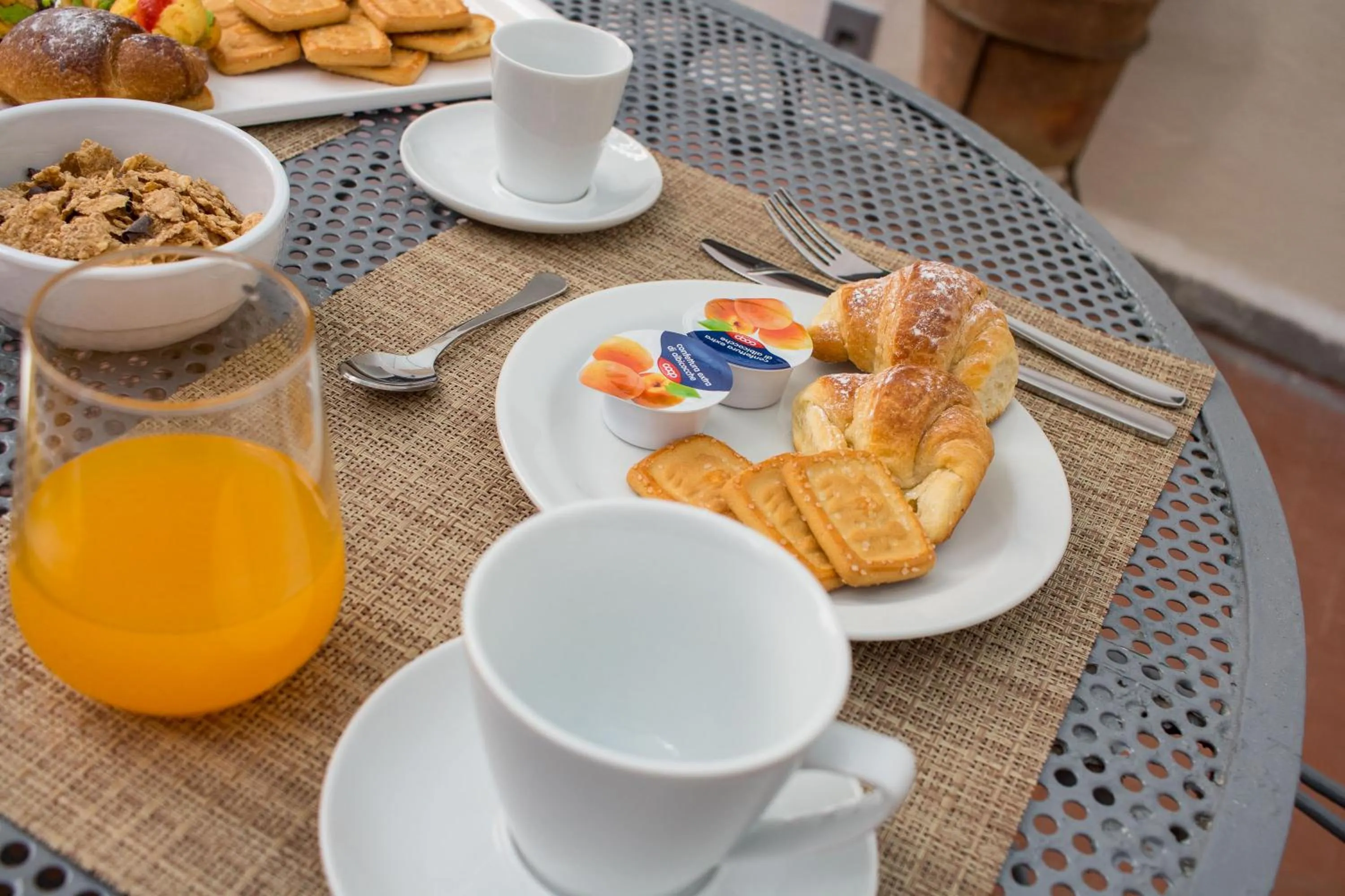 Buffet breakfast in Bagnasco 18 suite&terrace