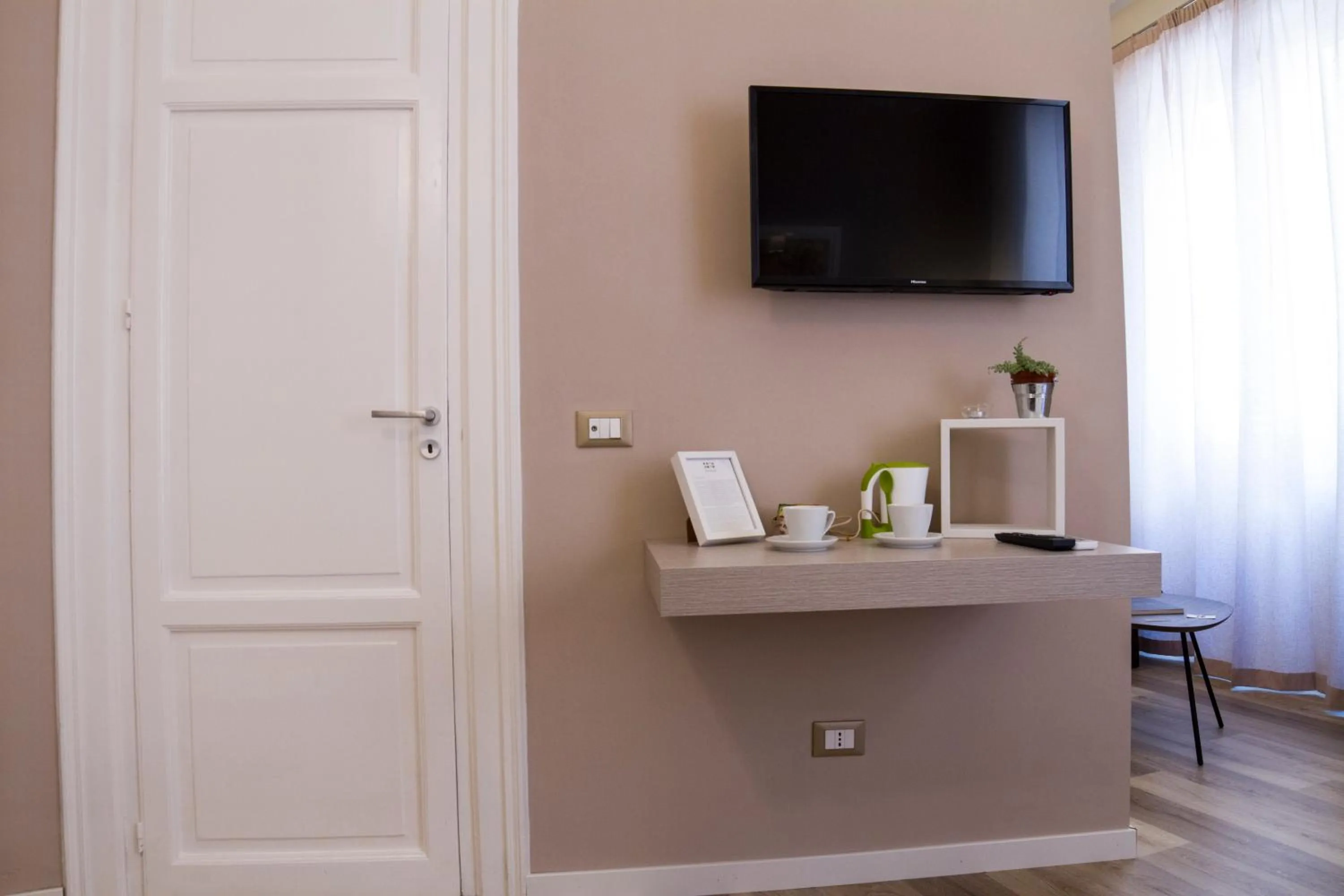 Decorative detail in Bagnasco 18 suite&terrace