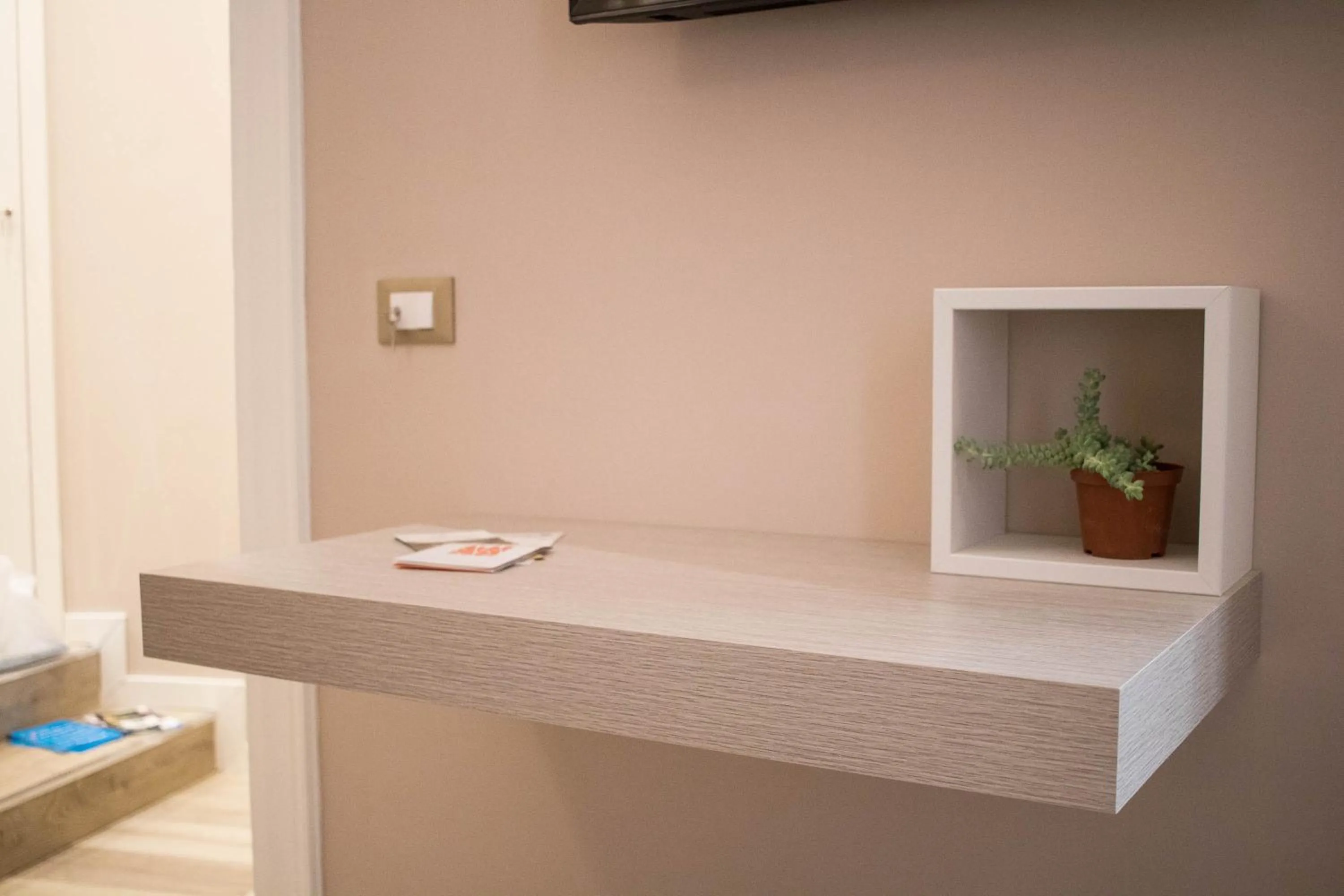 Decorative detail in Bagnasco 18 suite&terrace