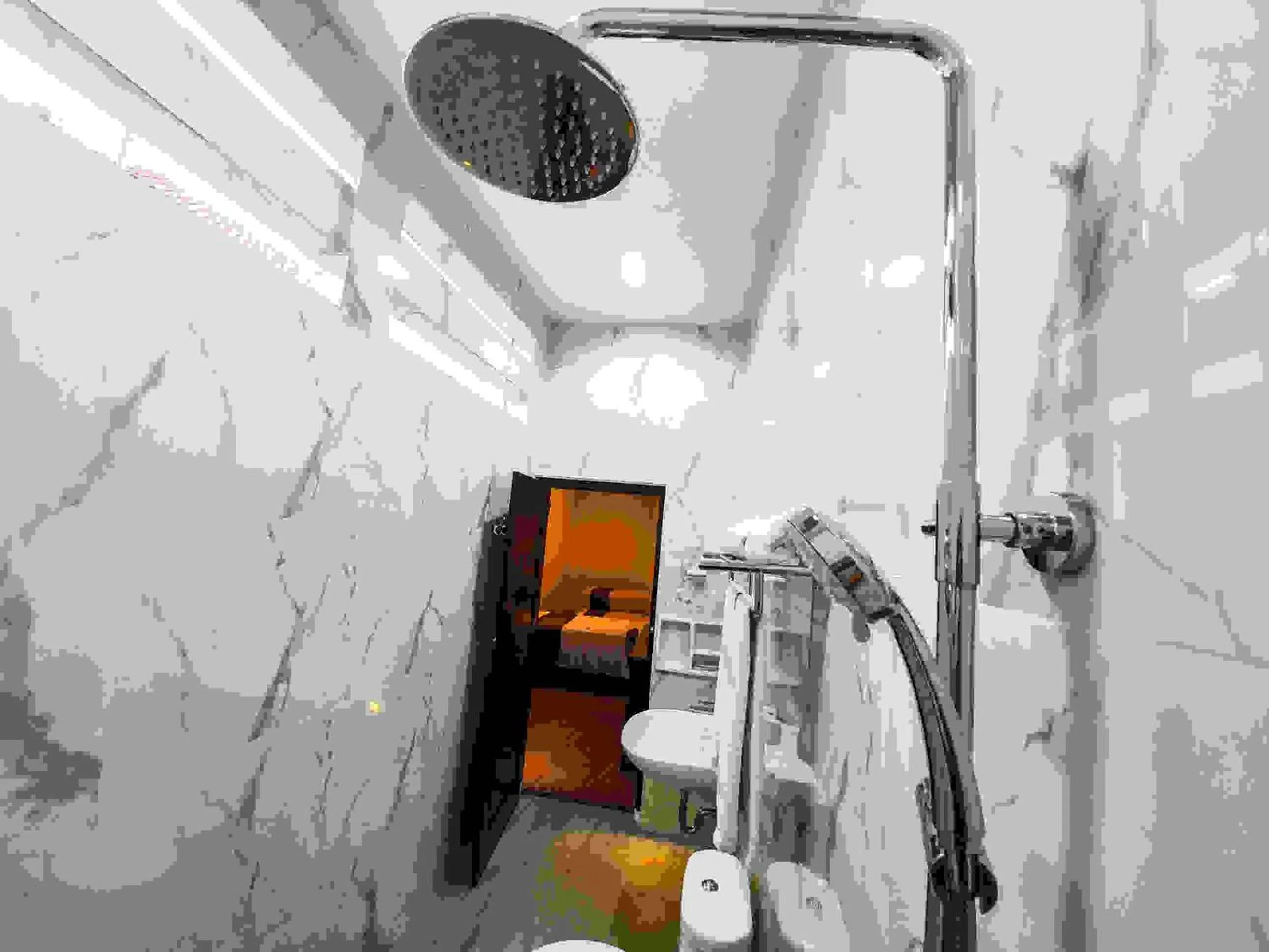 Bathroom in Tiongkok Kecil Heritage Lasem