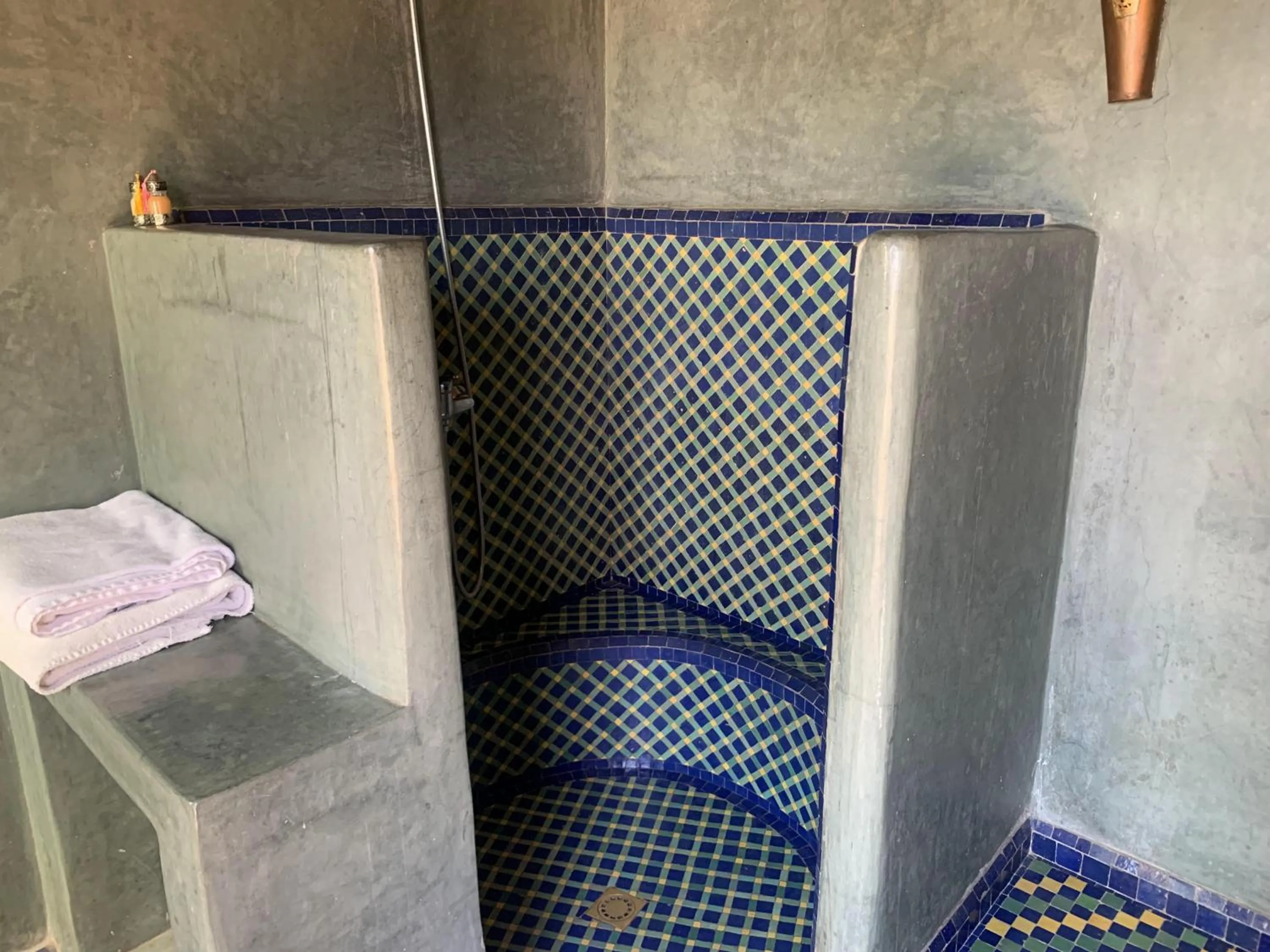 Shower in Riad Moullaoud