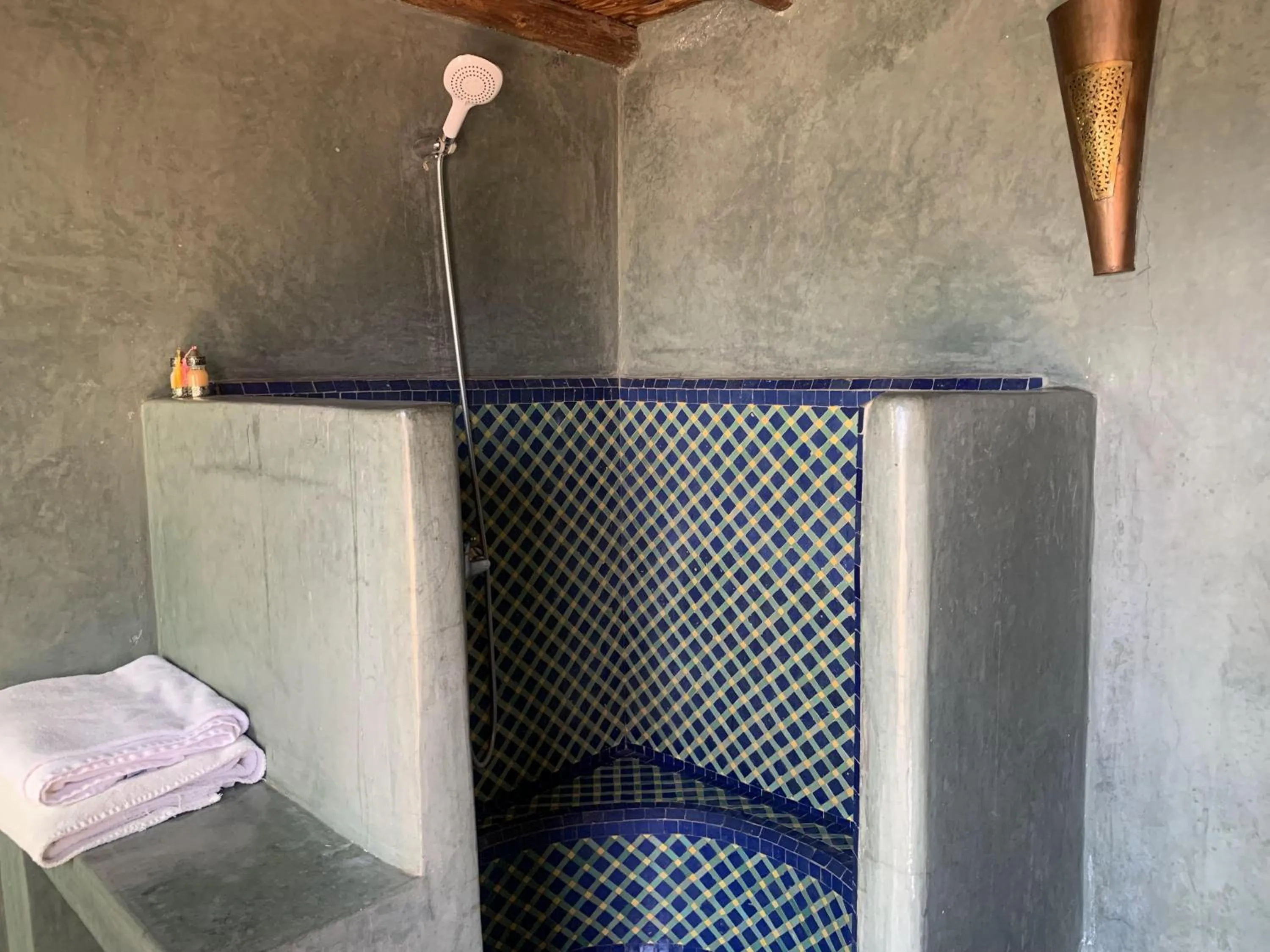 Shower in Riad Moullaoud