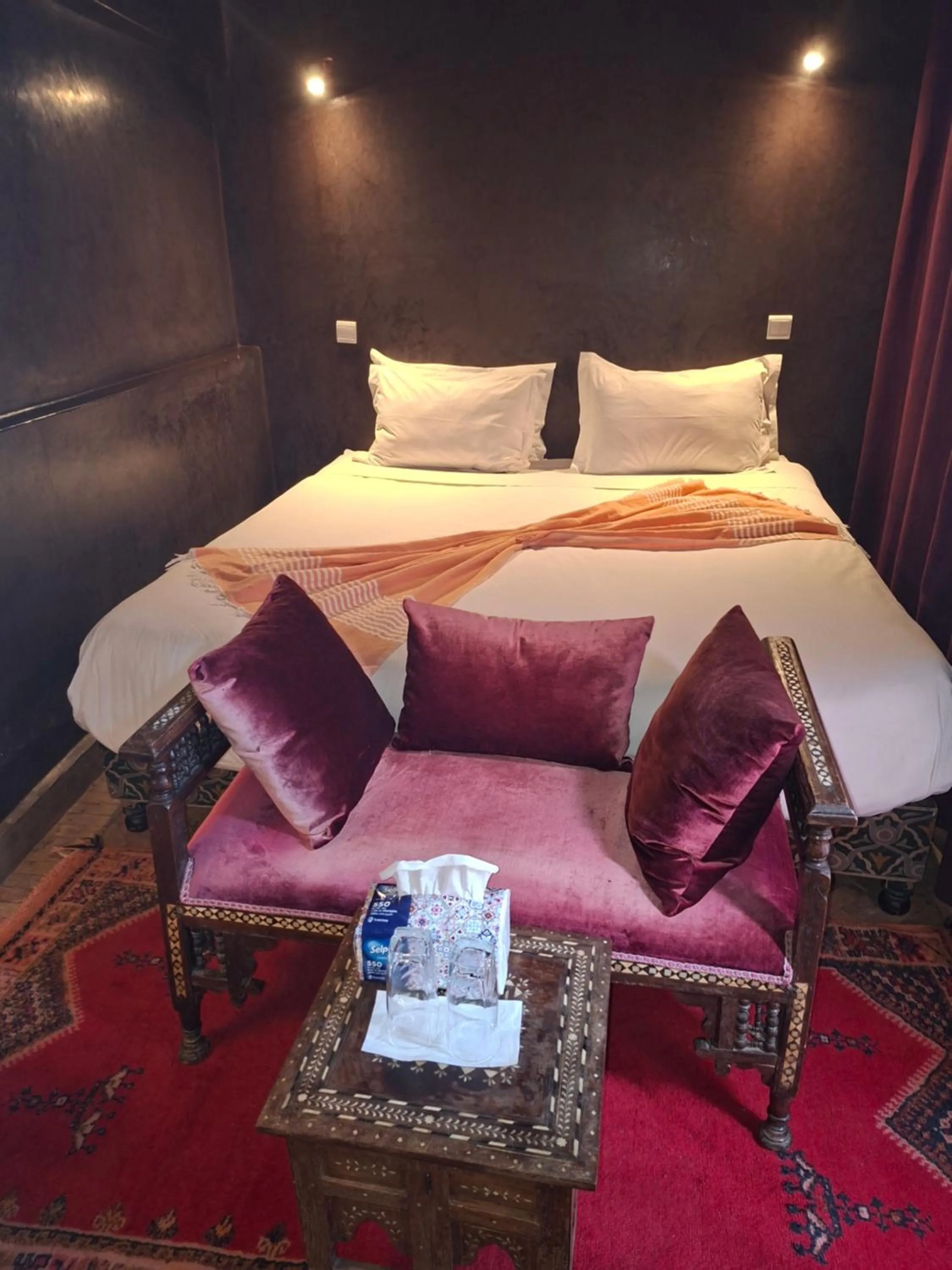 Photo of the whole room, Bed in Riad Moullaoud