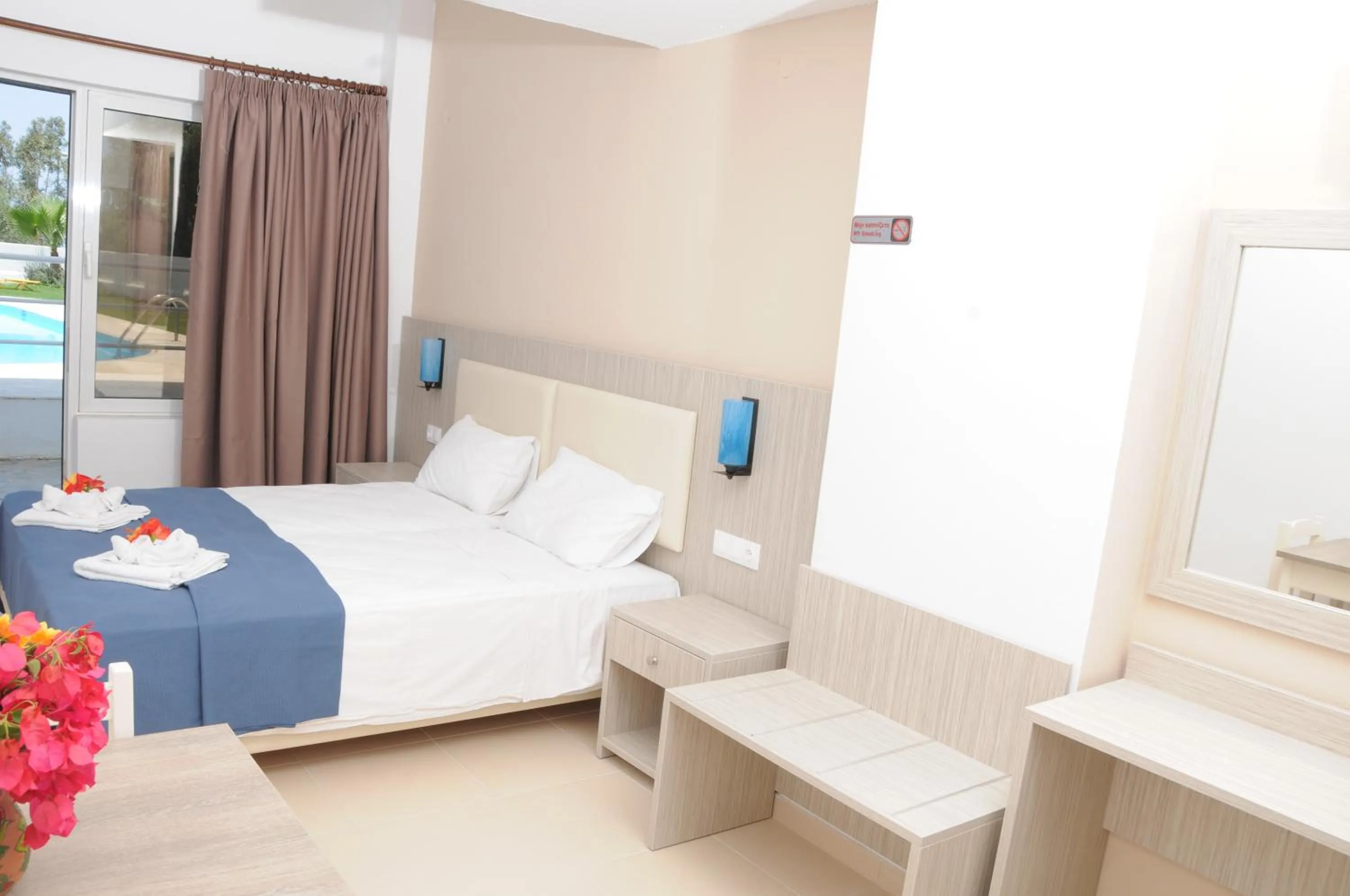 Bedroom, Bed in Mastorakis Hotel and Studios