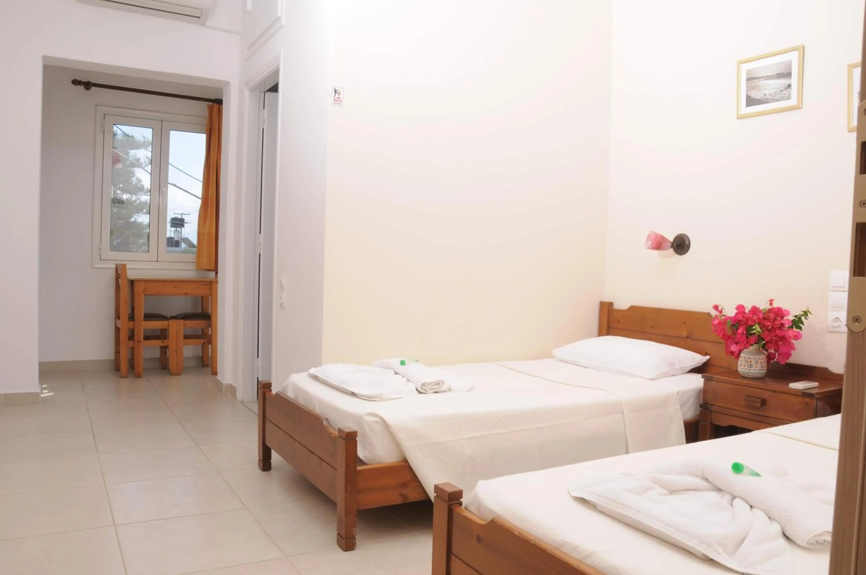 Bedroom, Bed in Mastorakis Hotel and Studios