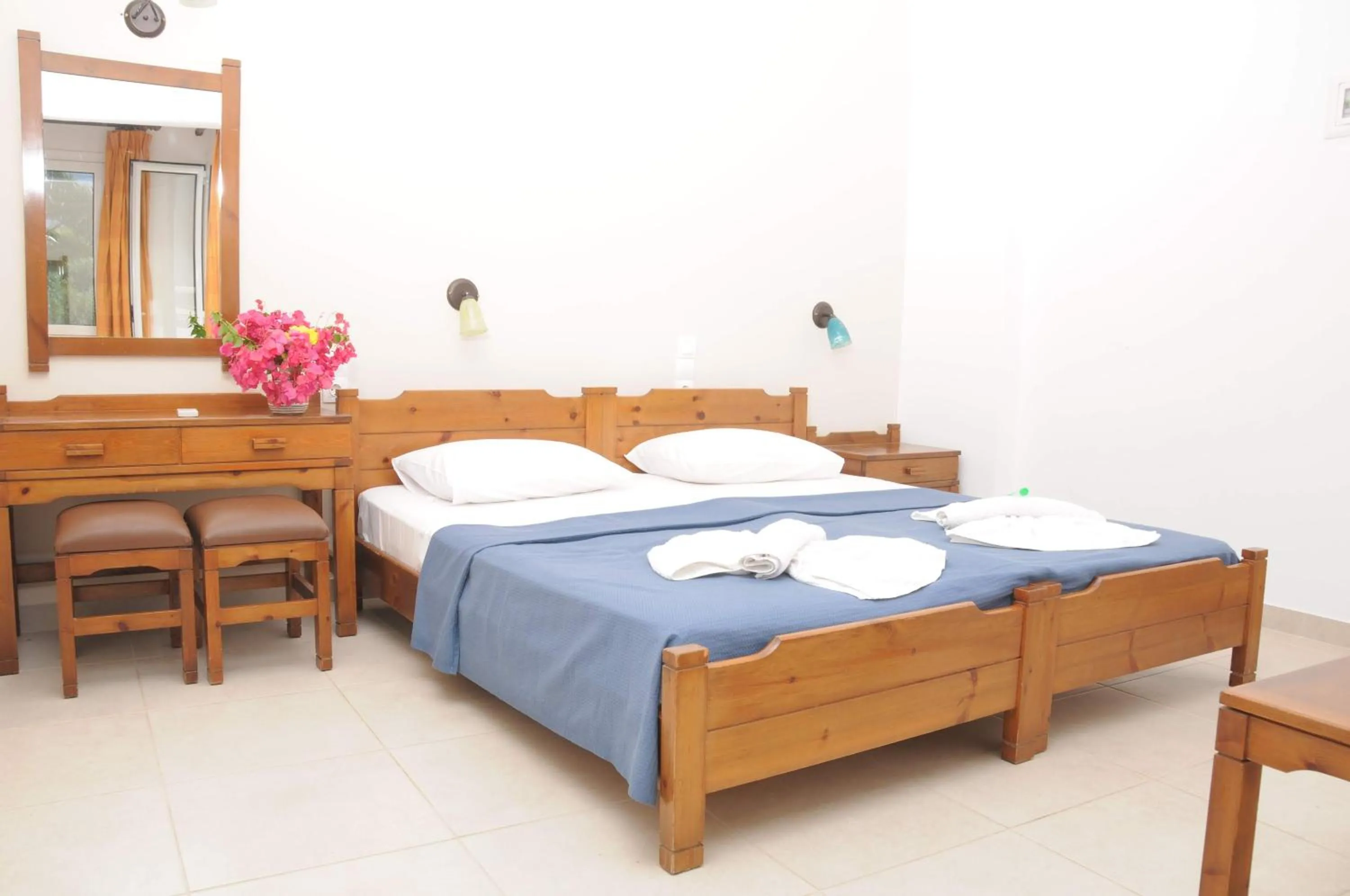 Bedroom, Bed in Mastorakis Hotel and Studios