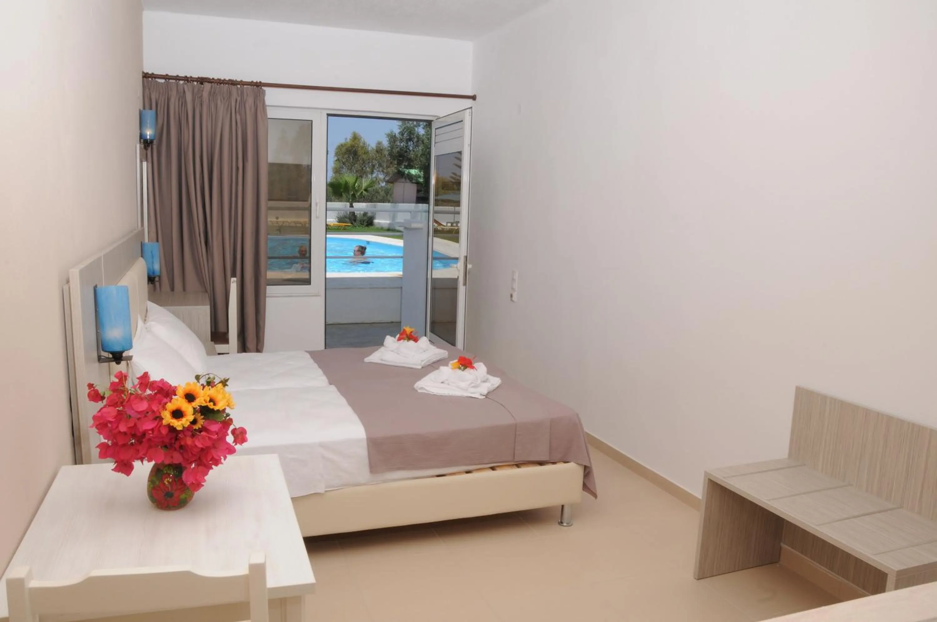 Bedroom, Bed in Mastorakis Hotel and Studios