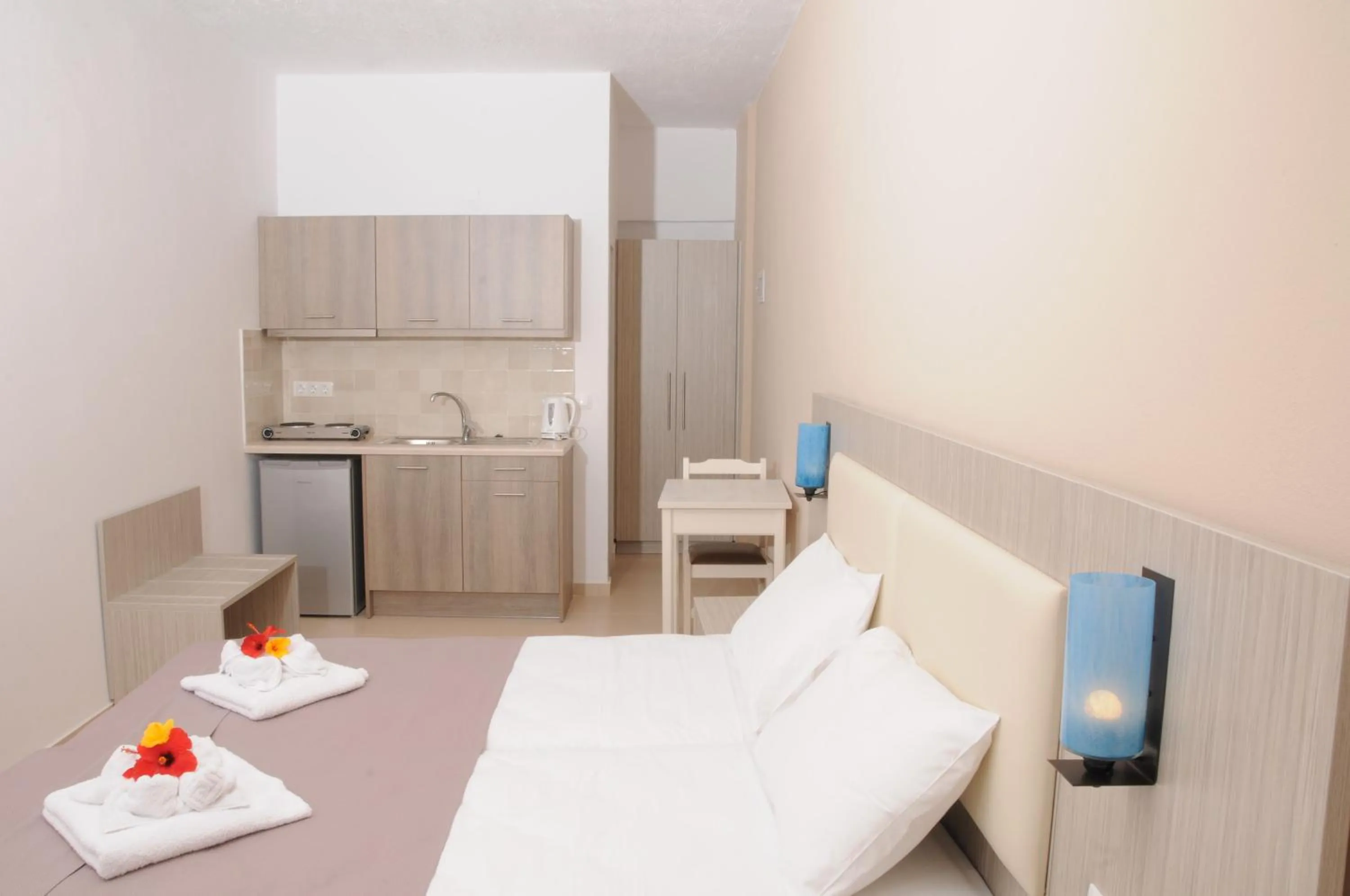 Bedroom, Bed in Mastorakis Hotel and Studios