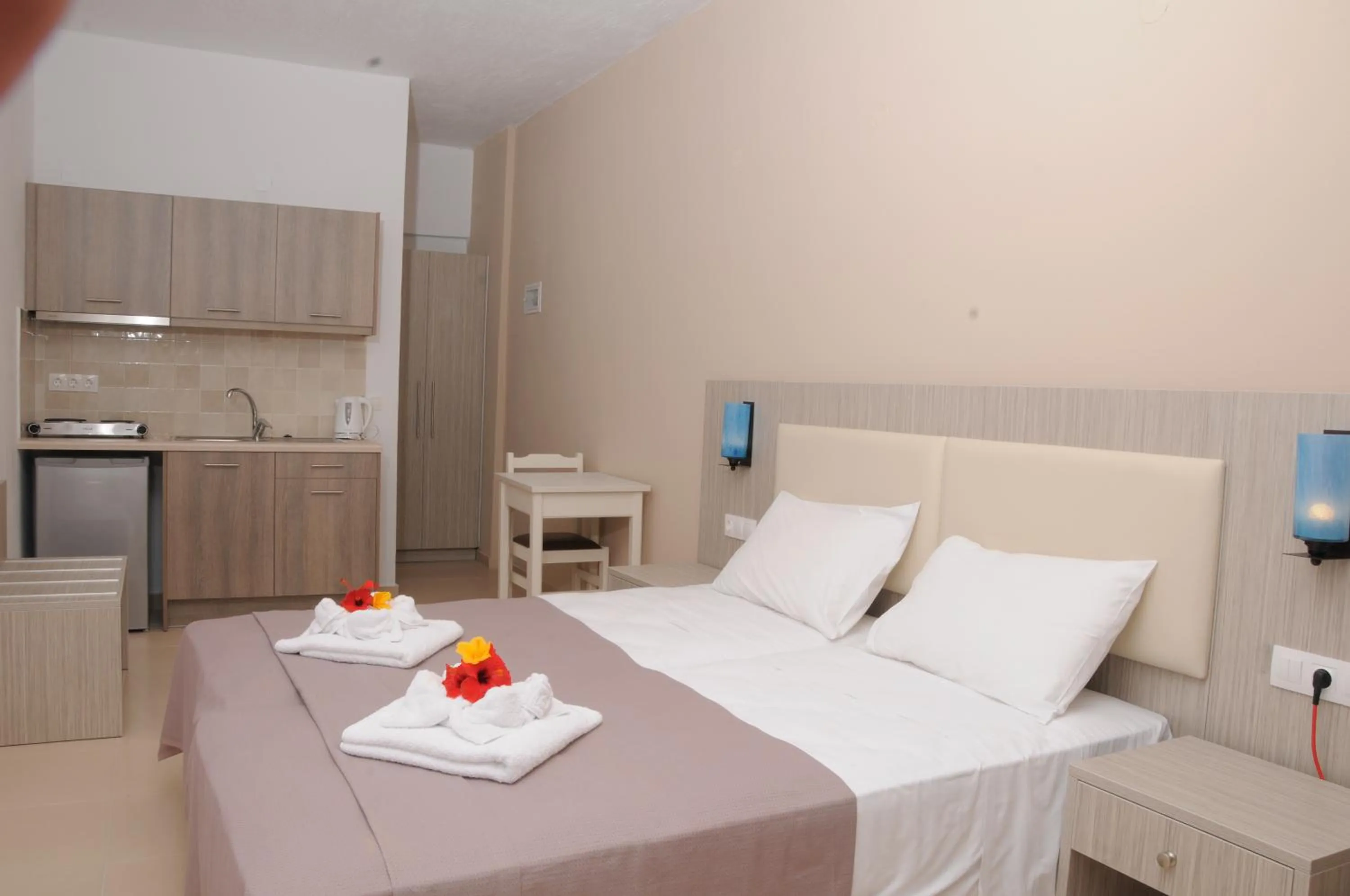 Bedroom, Bed in Mastorakis Hotel and Studios