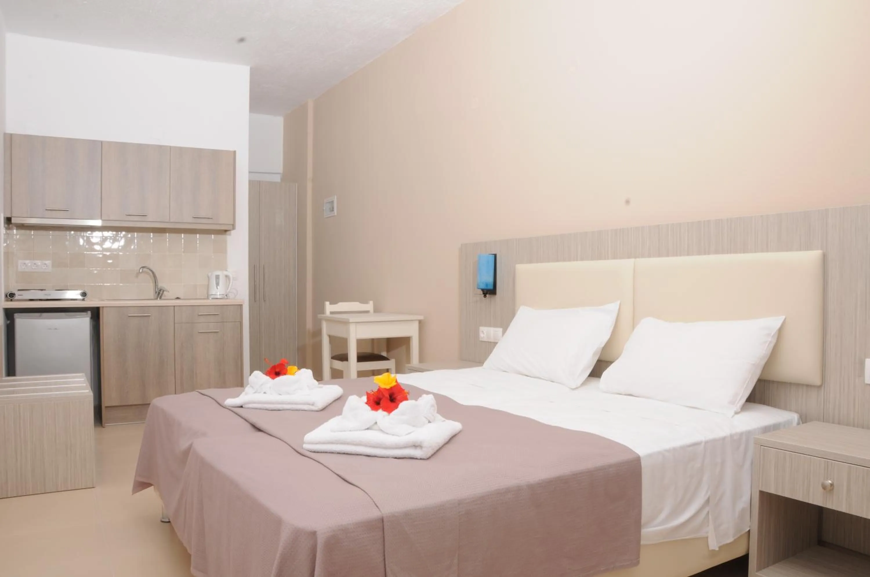 Bedroom, Bed in Mastorakis Hotel and Studios