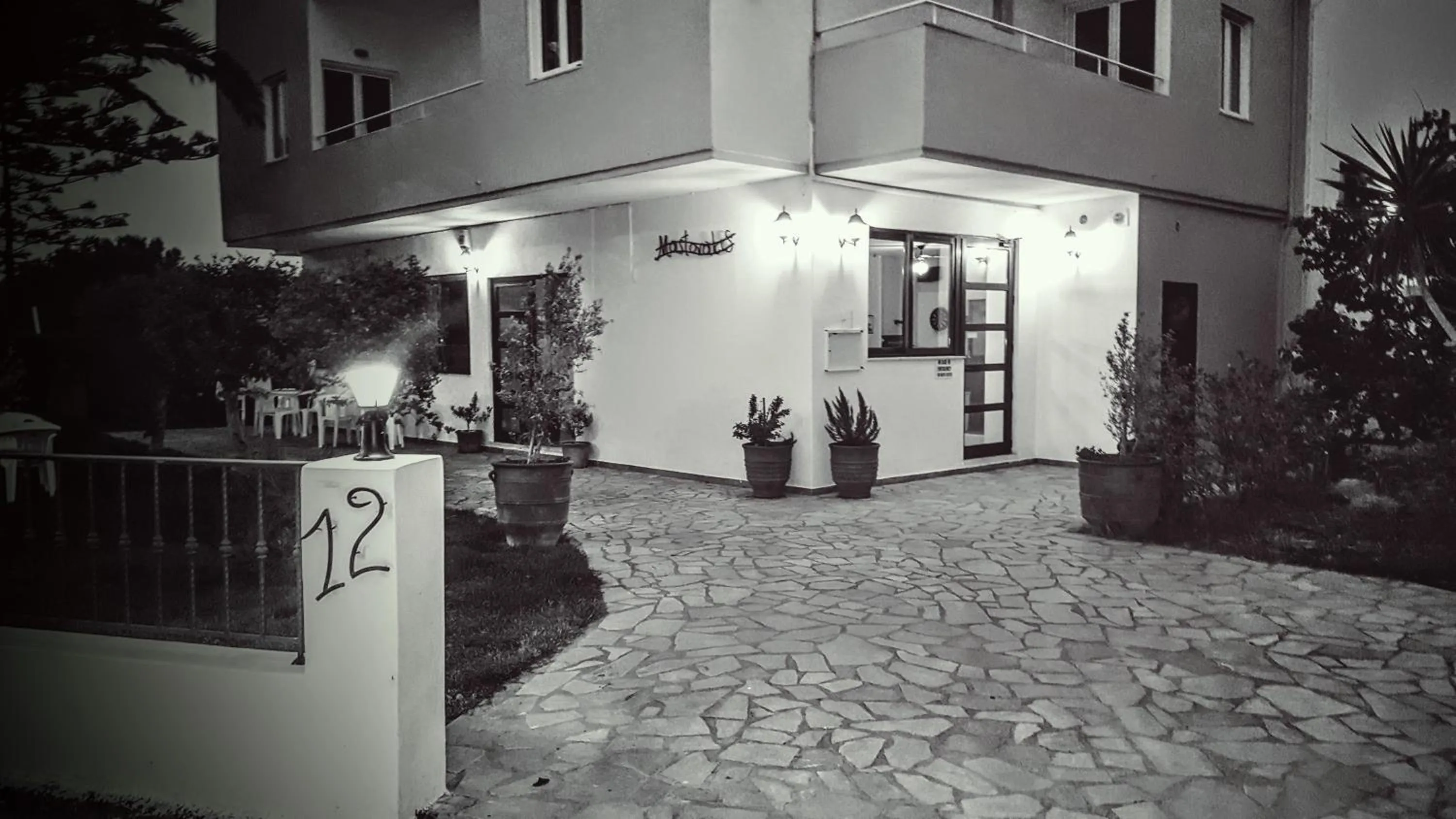 Facade/entrance in Mastorakis Hotel and Studios