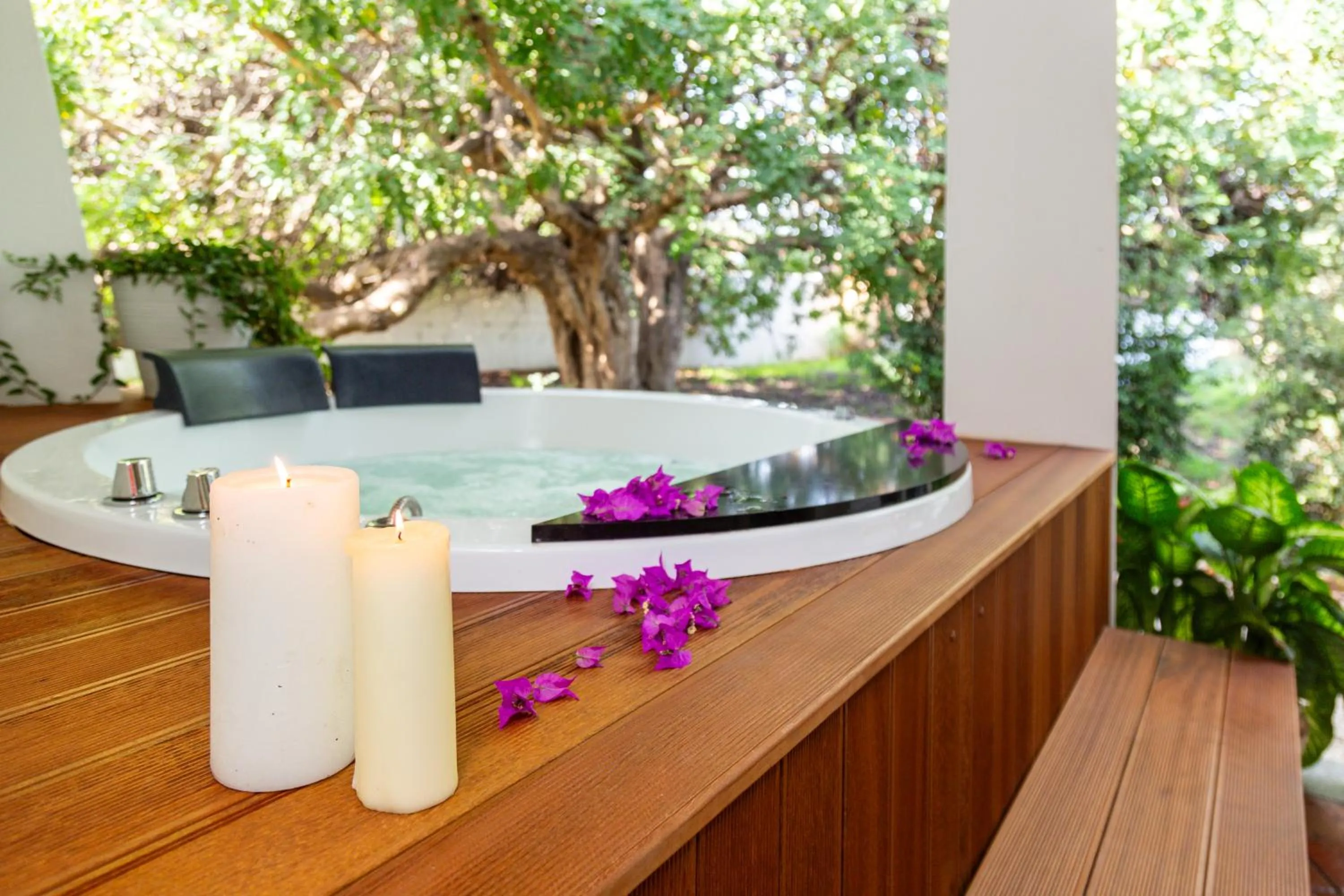 Hot Tub in Corte Bianca - Adults Only & SPA - Bovis Hotels