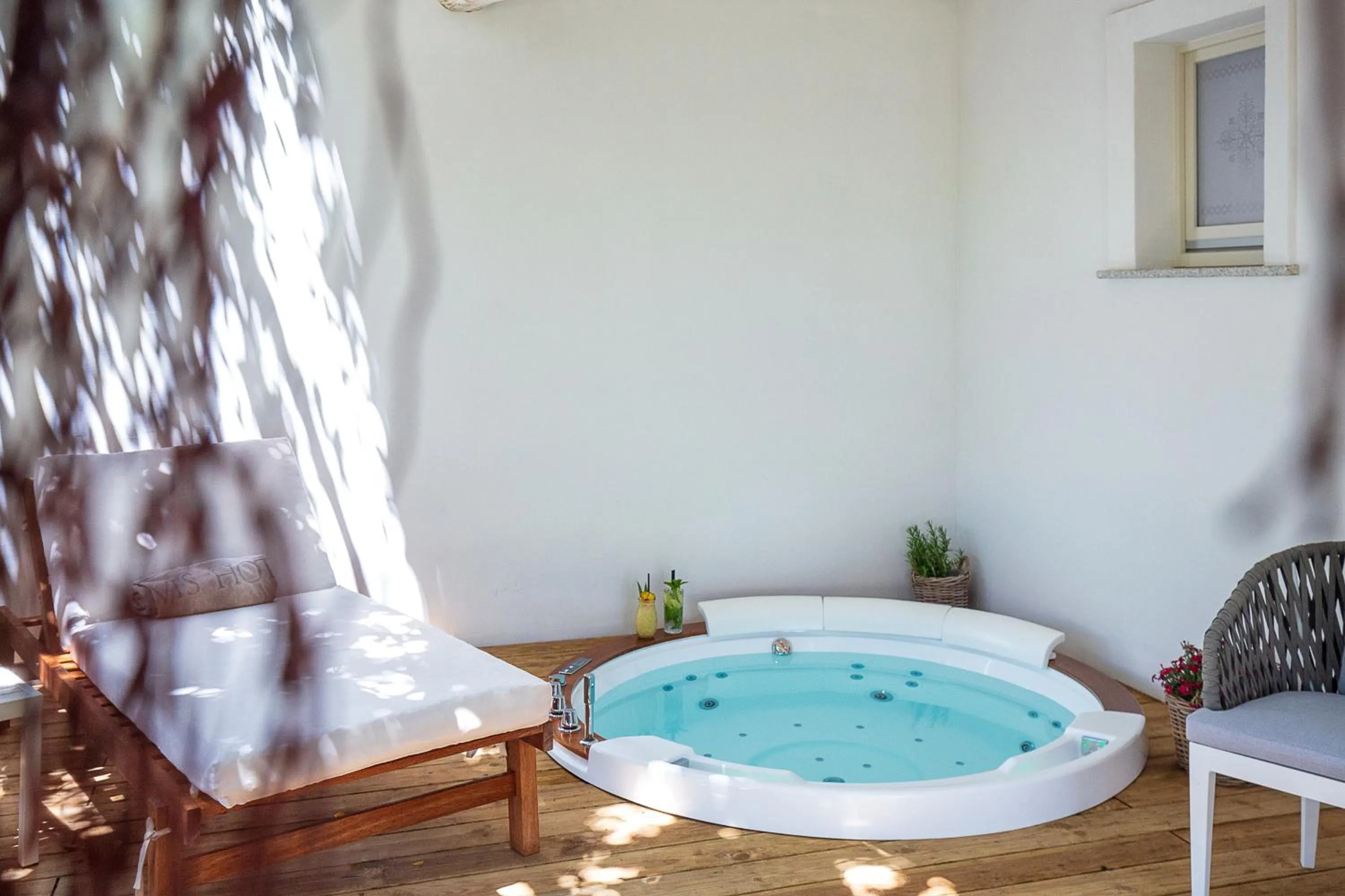 Hot Tub in Corte Bianca - Adults Only & SPA - Bovis Hotels