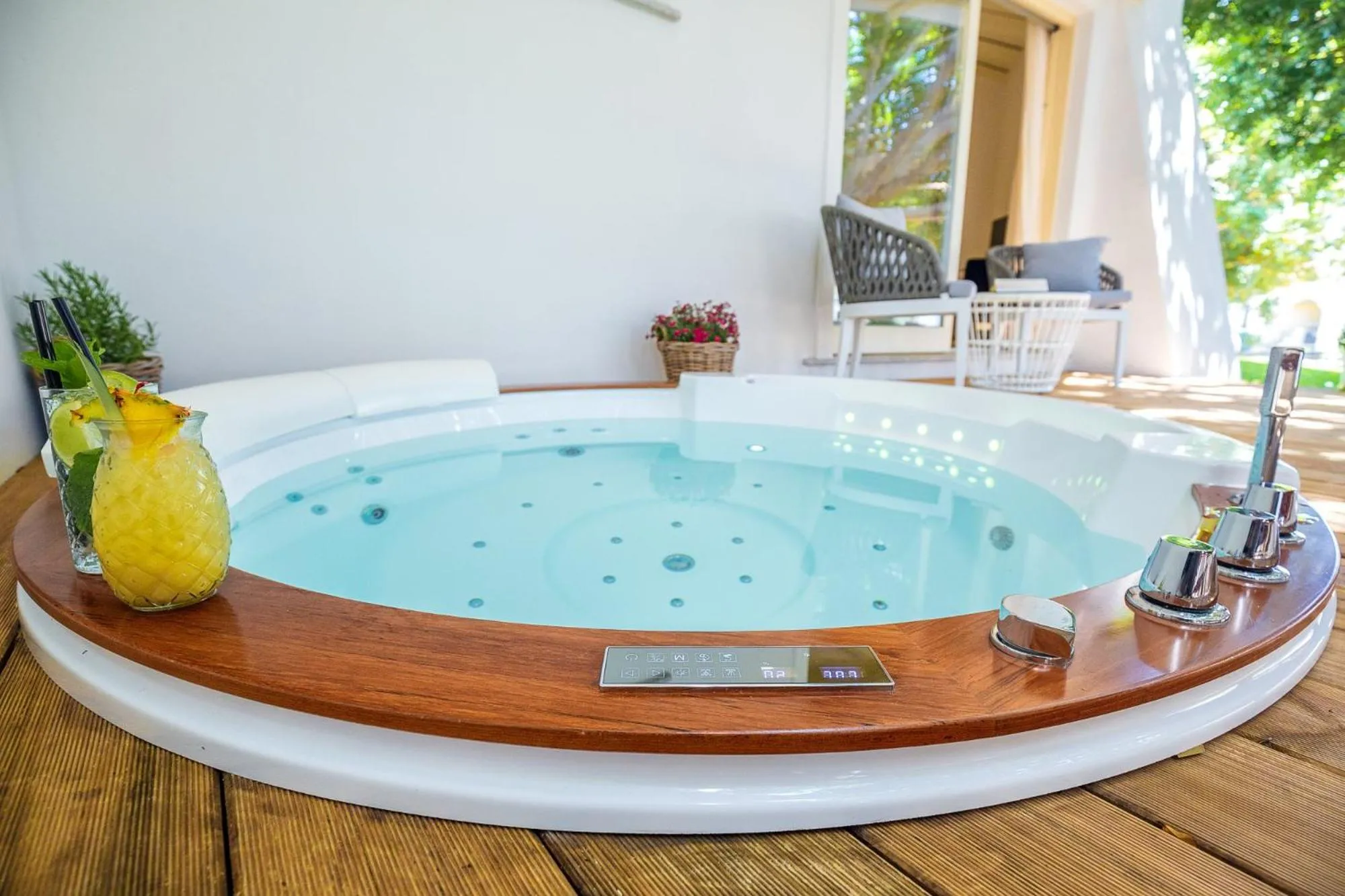 Hot Tub in Corte Bianca - Adults Only & SPA - Bovis Hotels