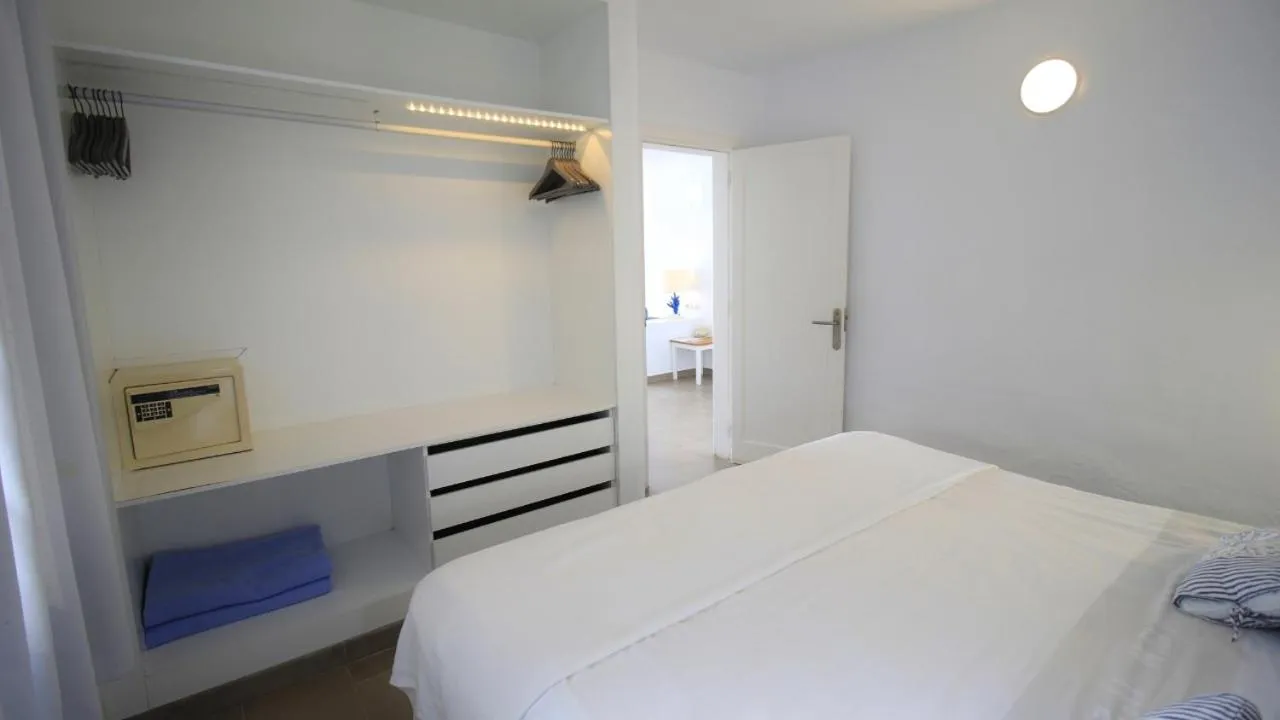 Bed in Neptuno Suites - Adults Only