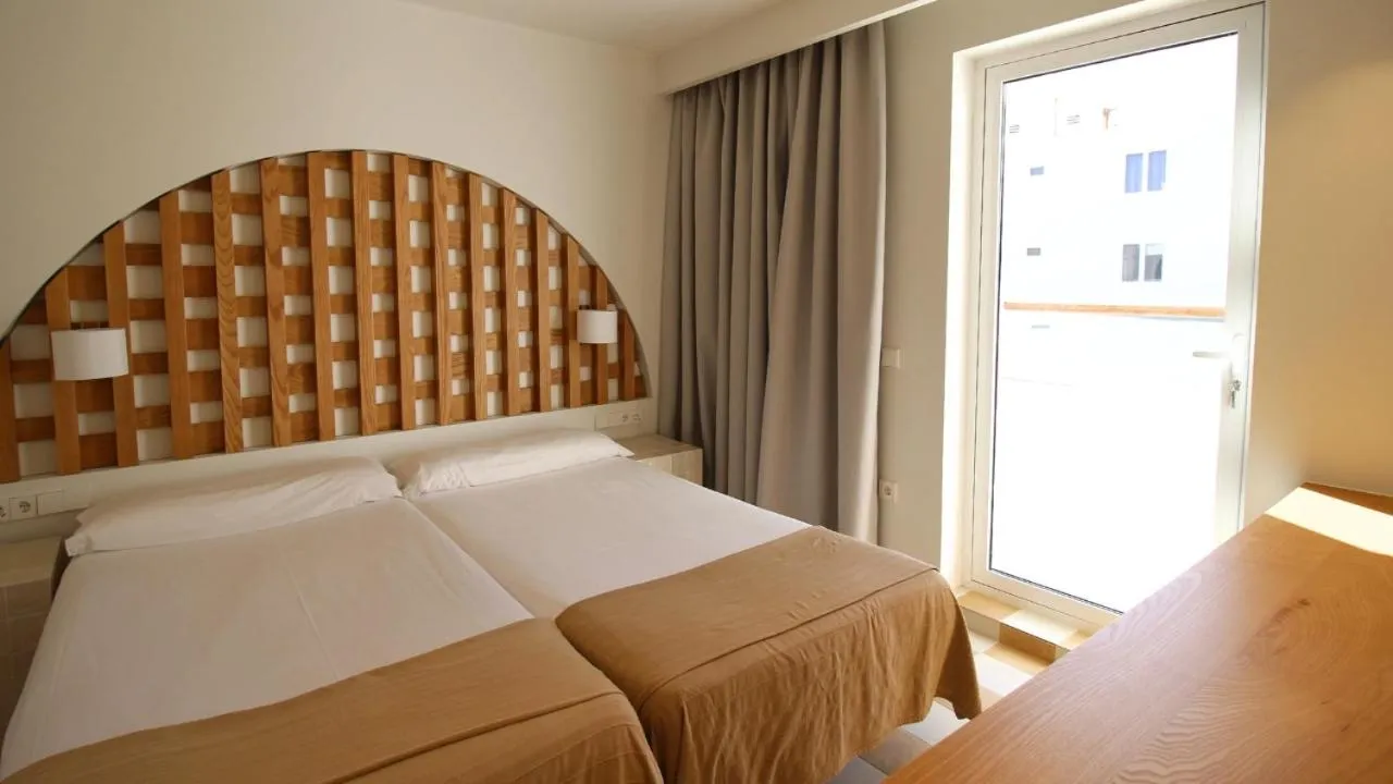 Bed in Neptuno Suites - Adults Only