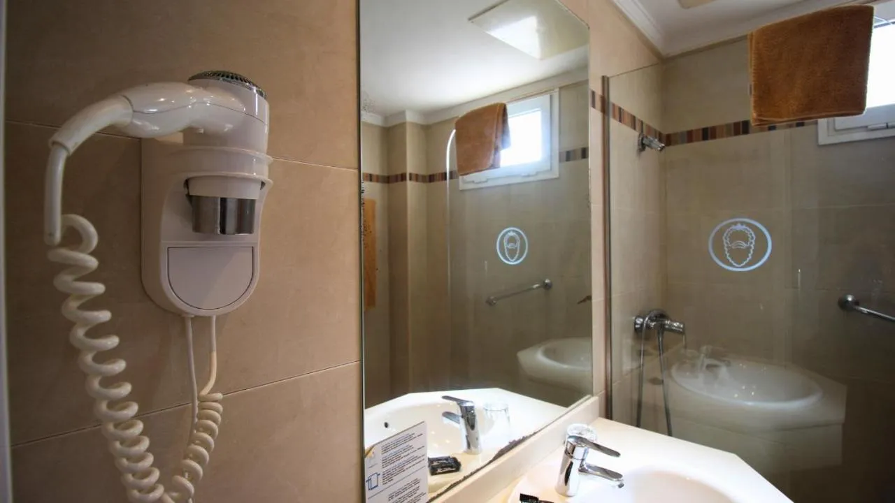 Shower in Neptuno Suites - Adults Only